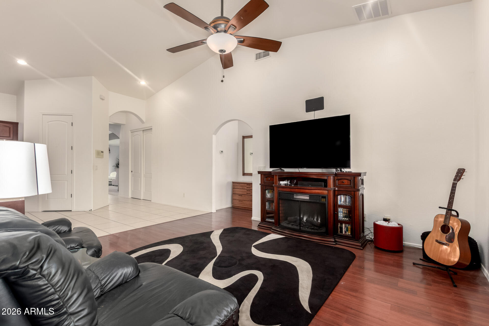 828 E TEAKWOOD Drive