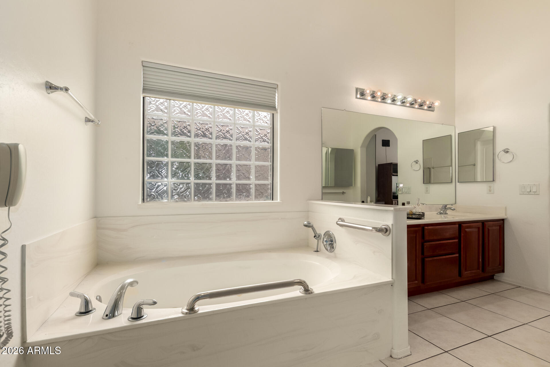 828 E TEAKWOOD Drive