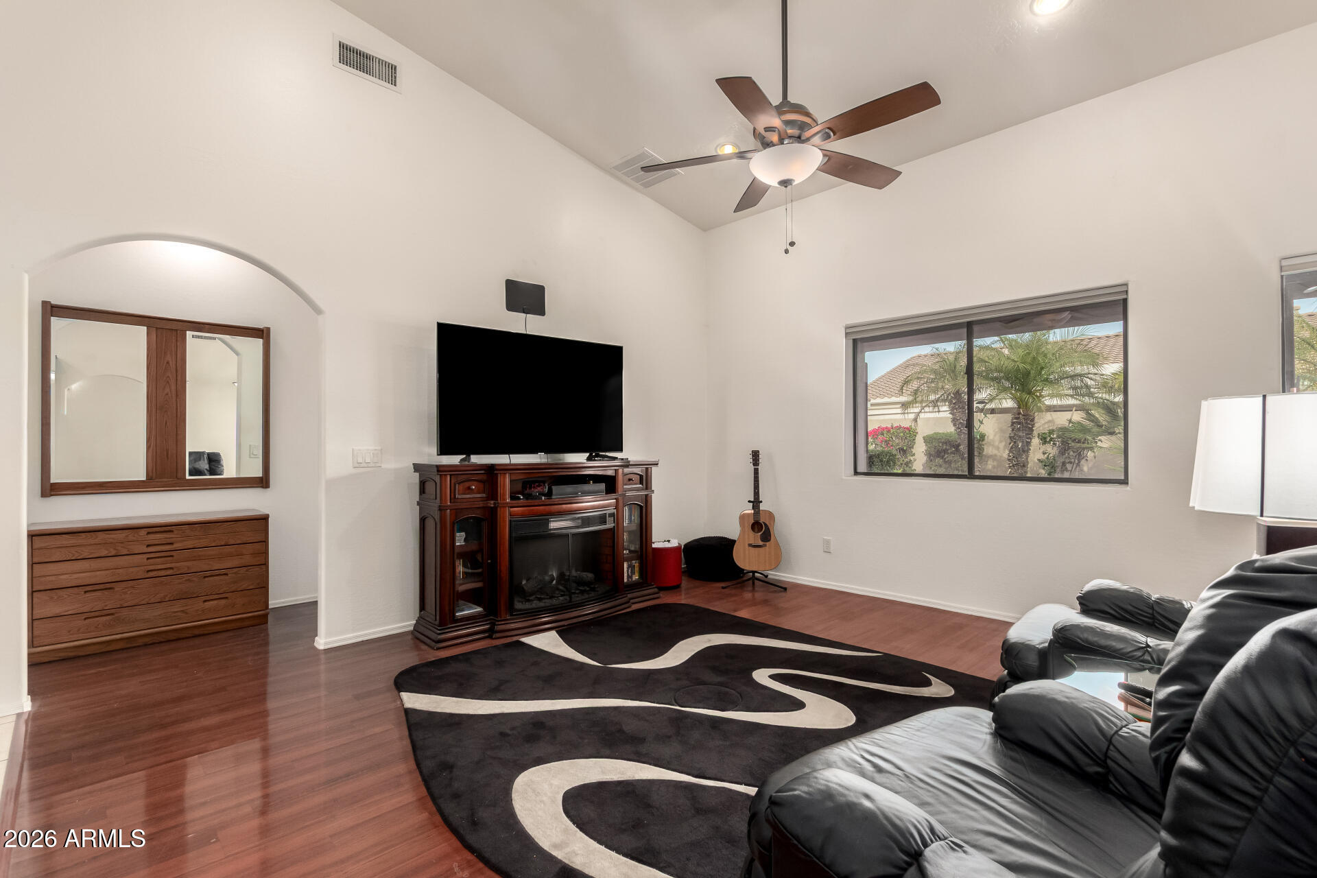 828 E TEAKWOOD Drive