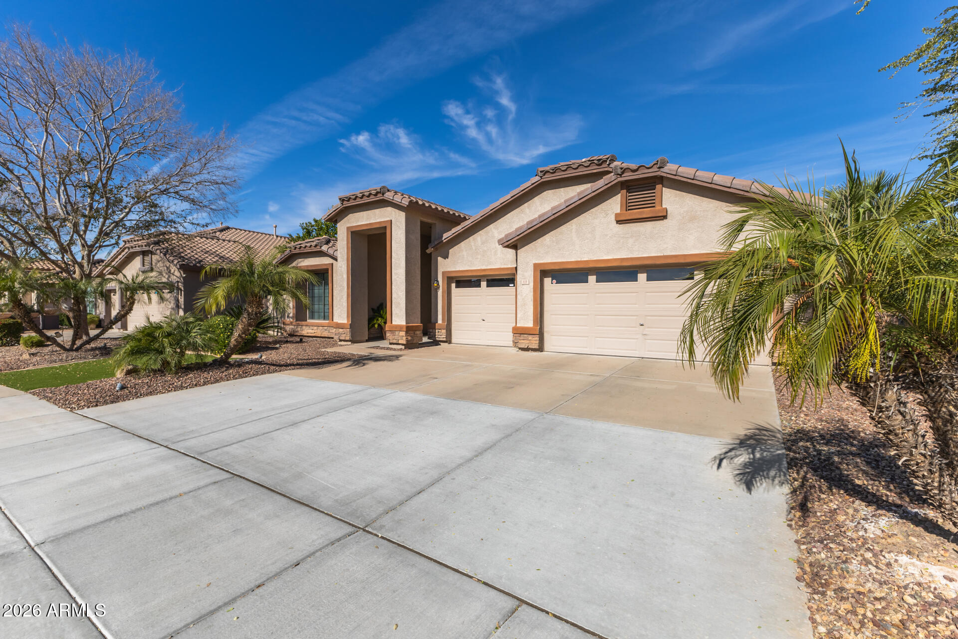 828 E TEAKWOOD Drive