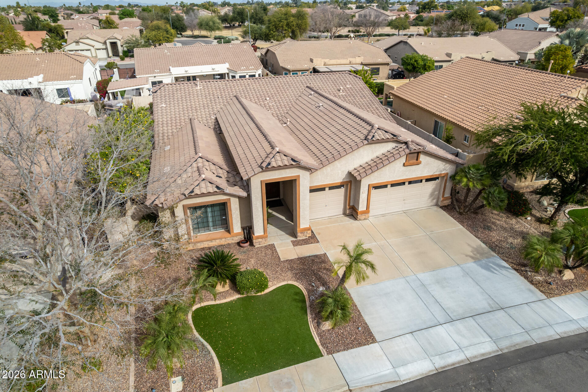 828 E TEAKWOOD Drive