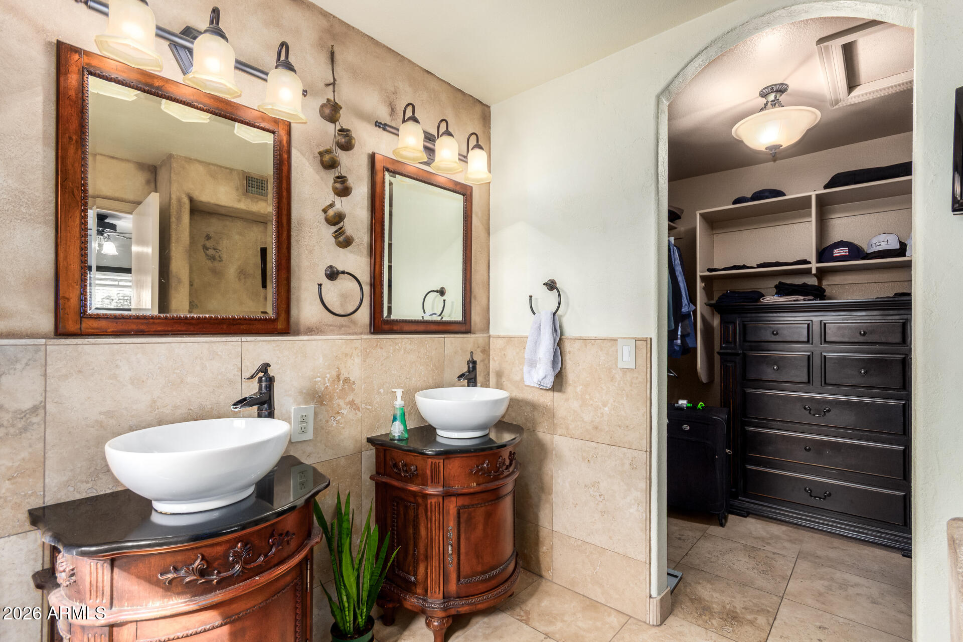 4709 E LONE CACTUS Drive