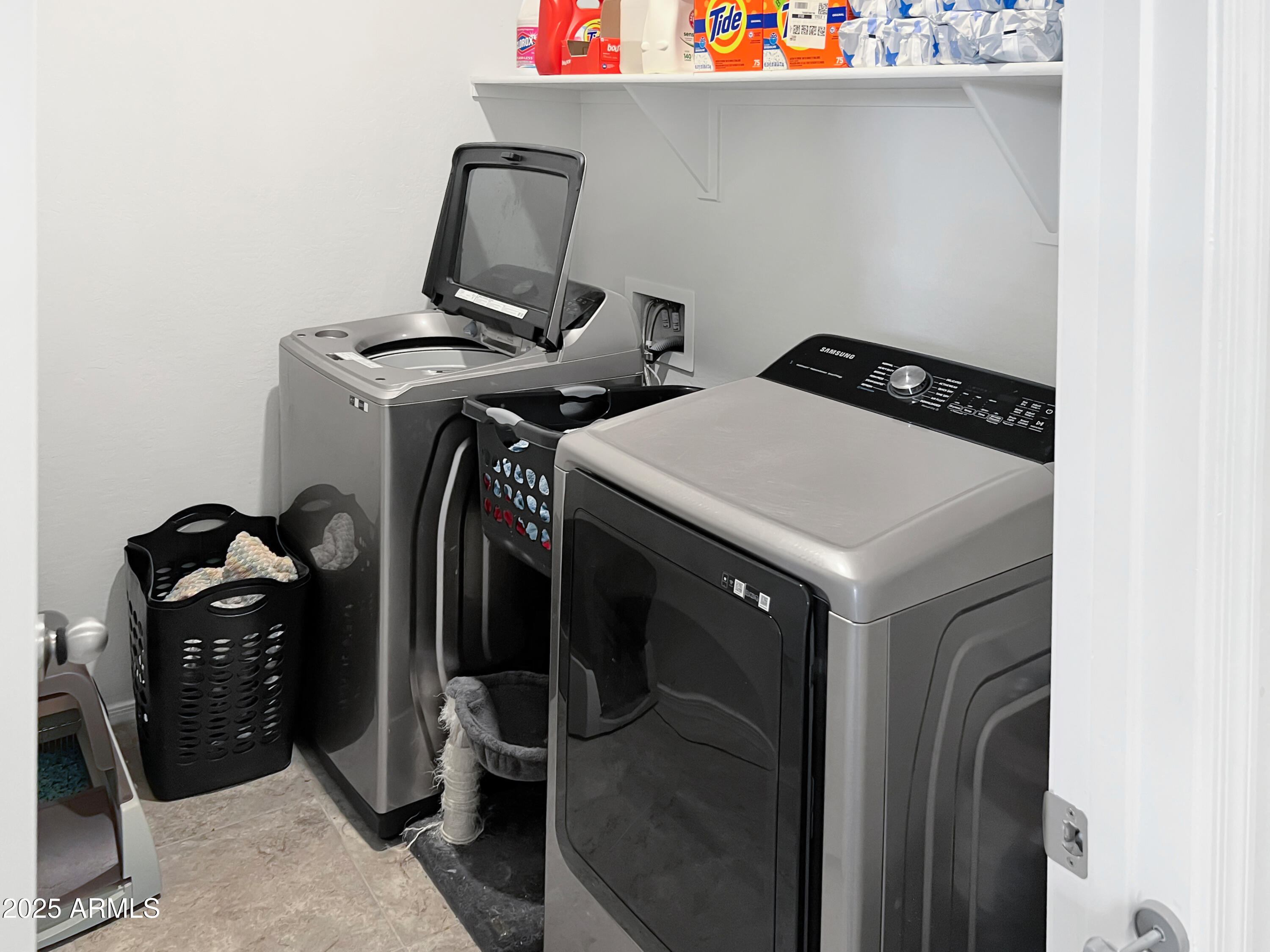 1081 W AVALON CANYON Drive