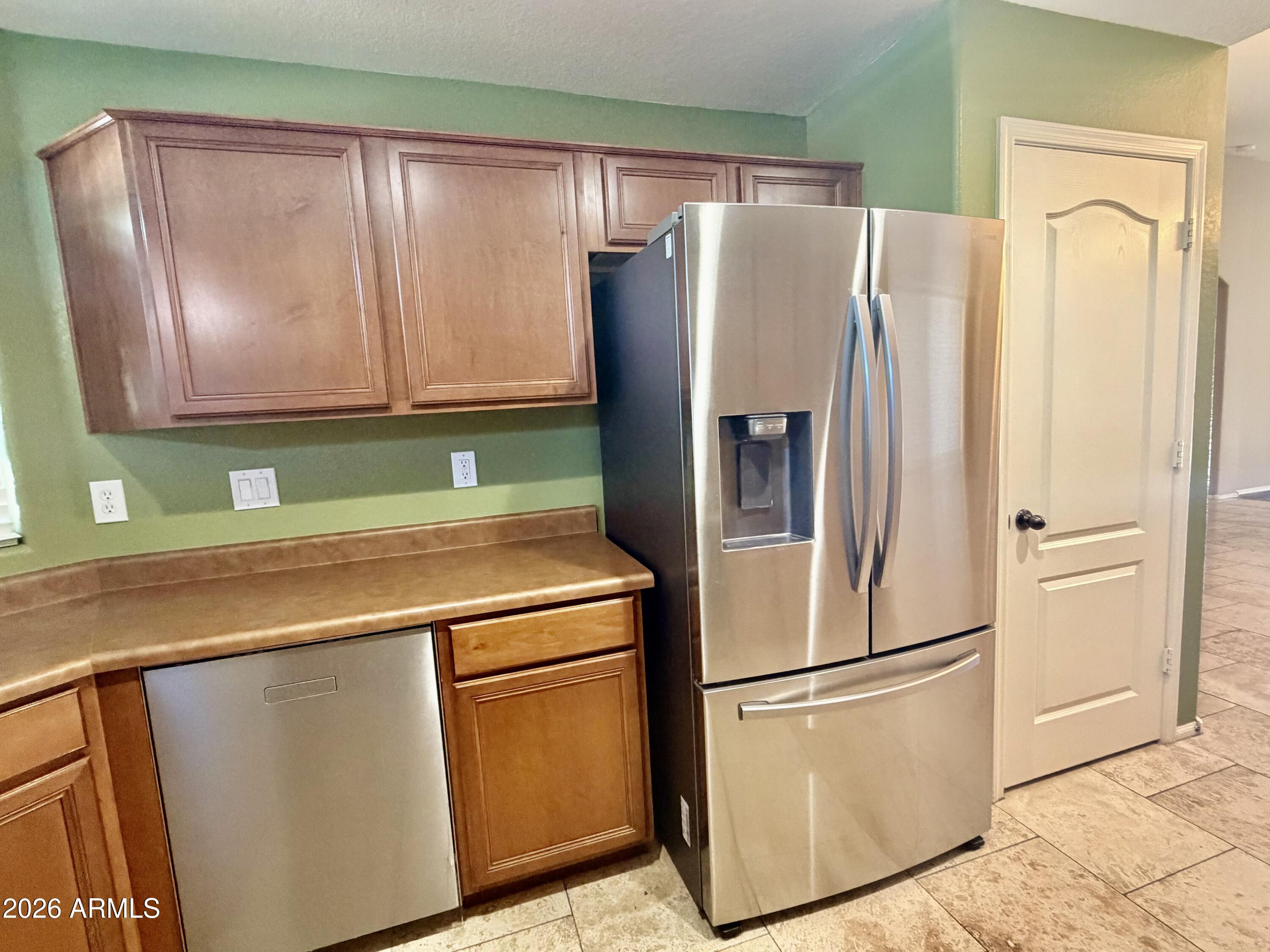 145 W HOLSTEIN Trail