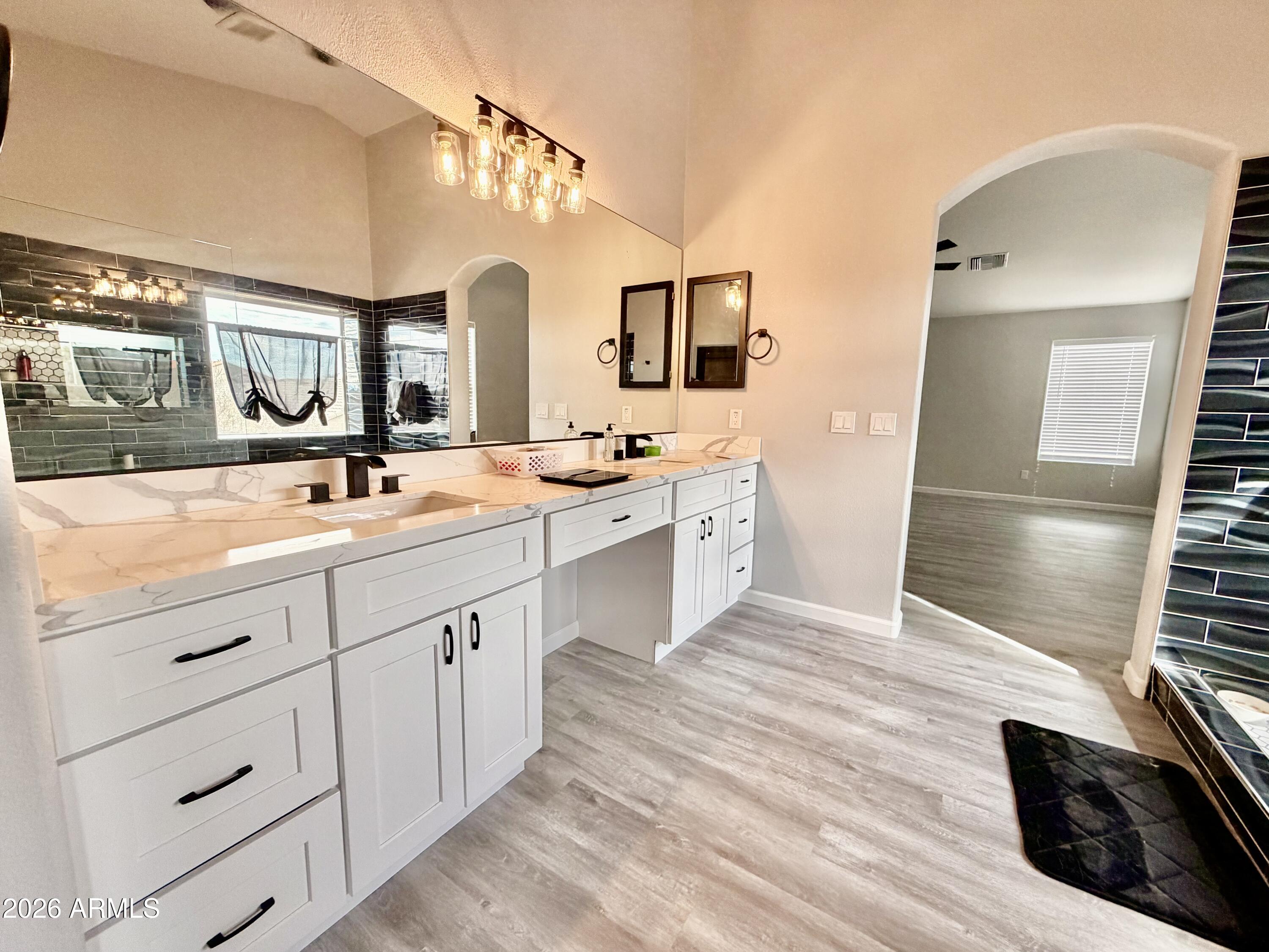 42645 W VENTURE Road