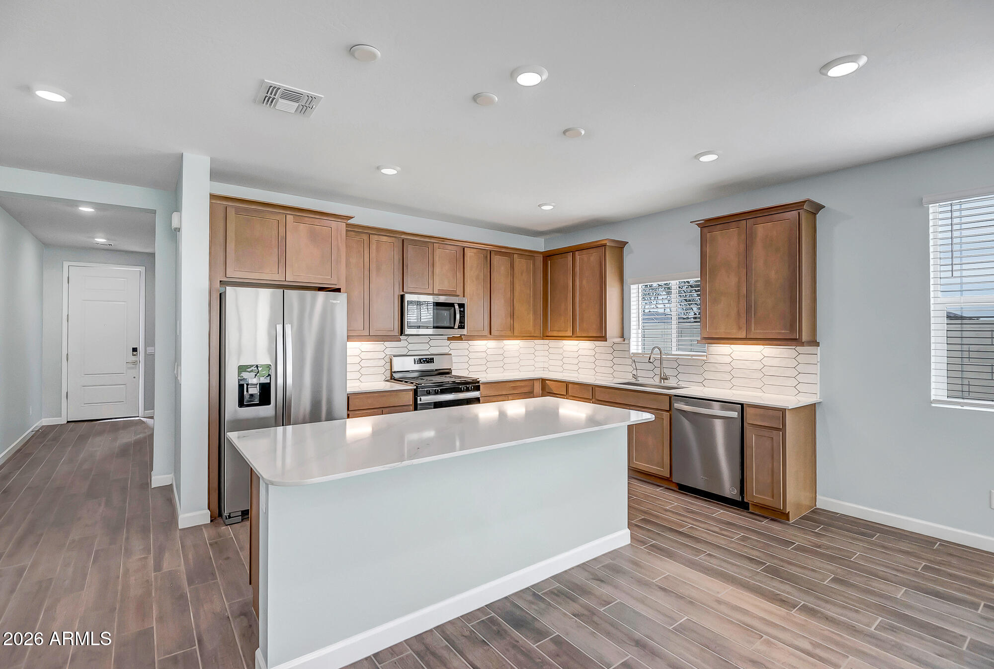 15896 W DESERT HOLLOW Drive