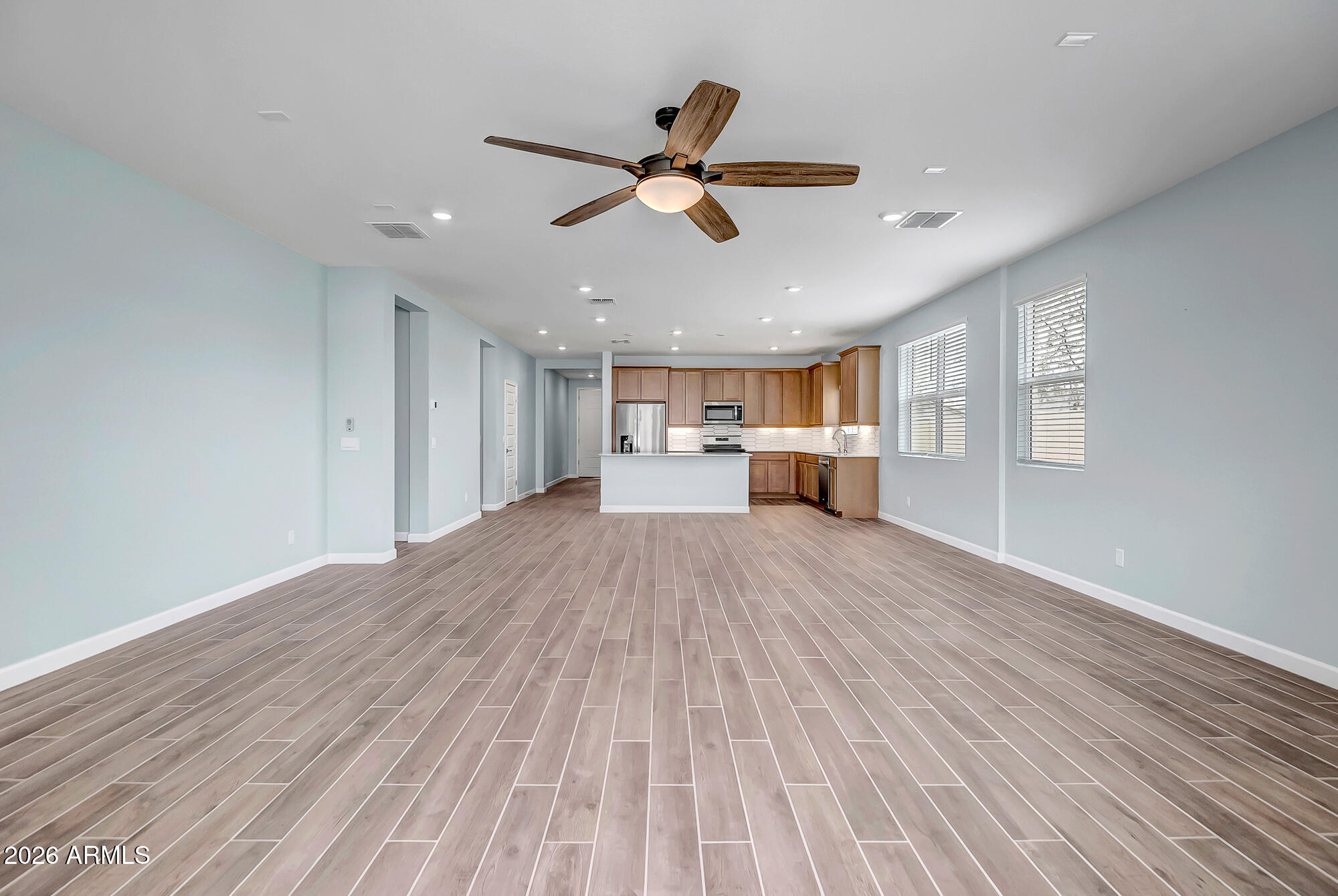 15896 W DESERT HOLLOW Drive