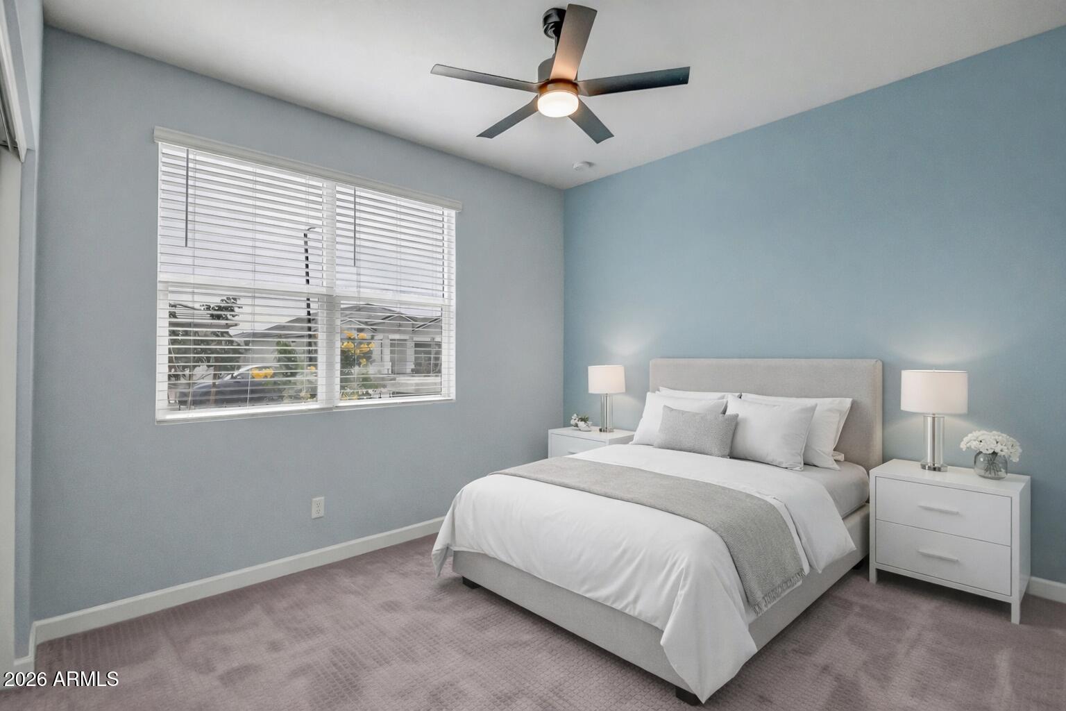 15896 W DESERT HOLLOW Drive