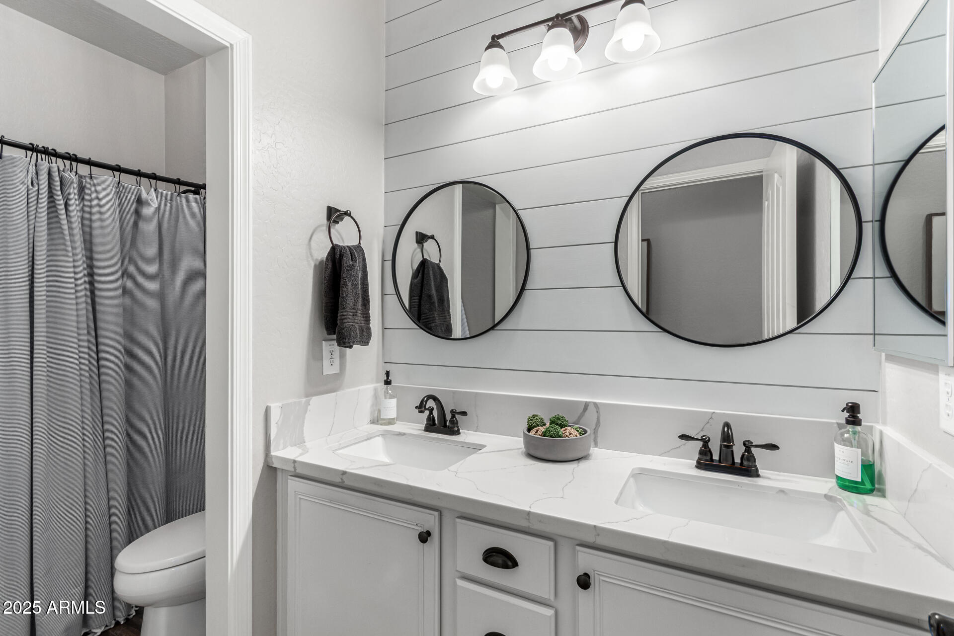 6219 S BANNING Street