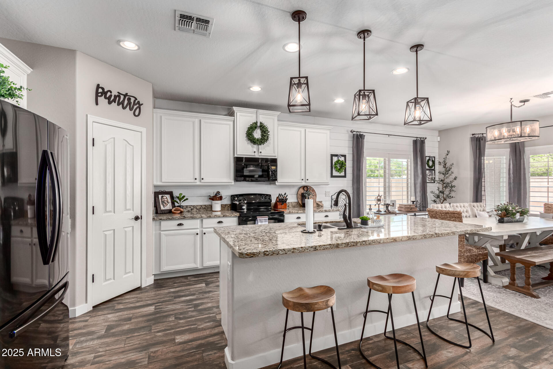 6219 S BANNING Street