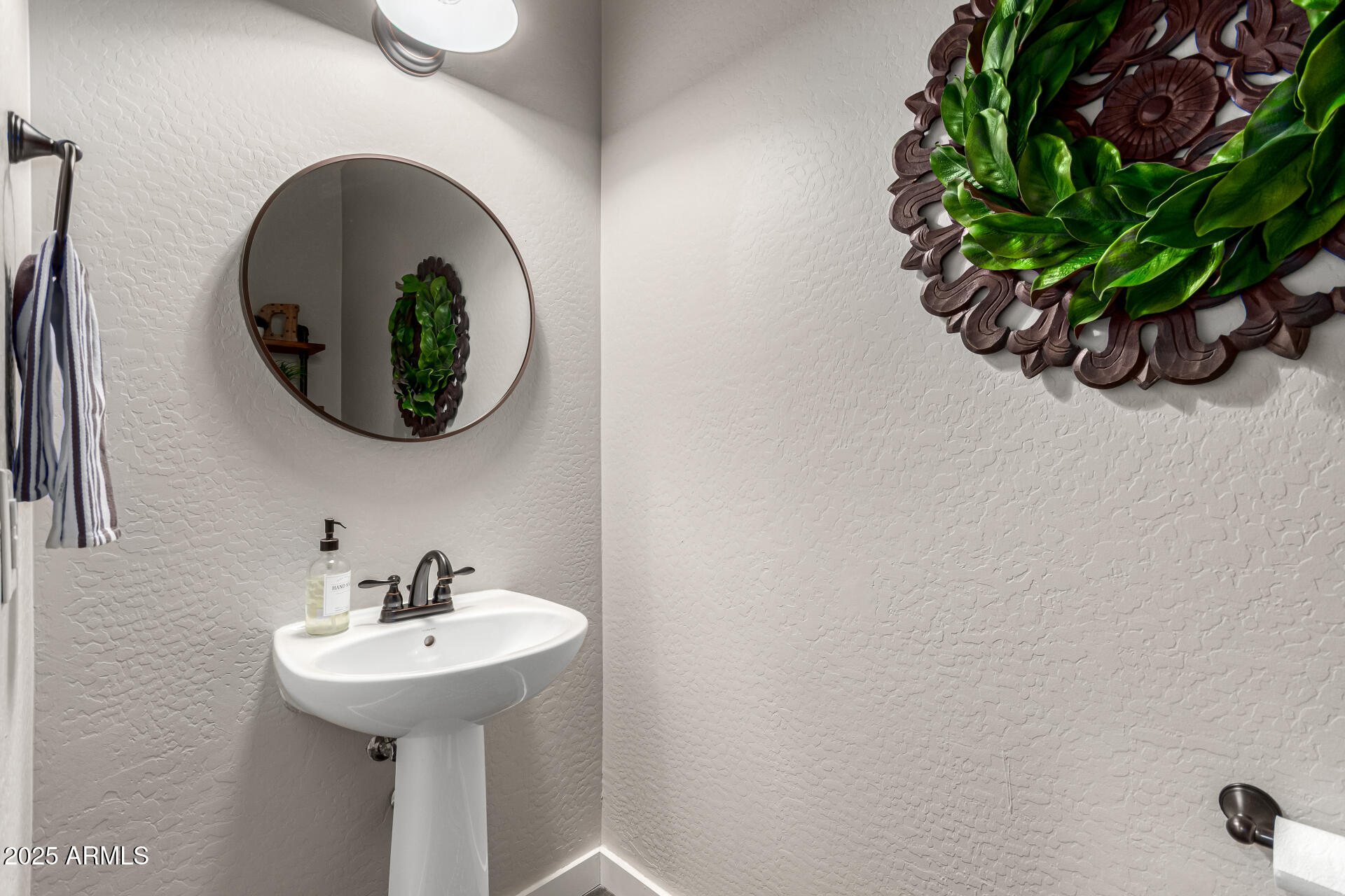 6219 S BANNING Street