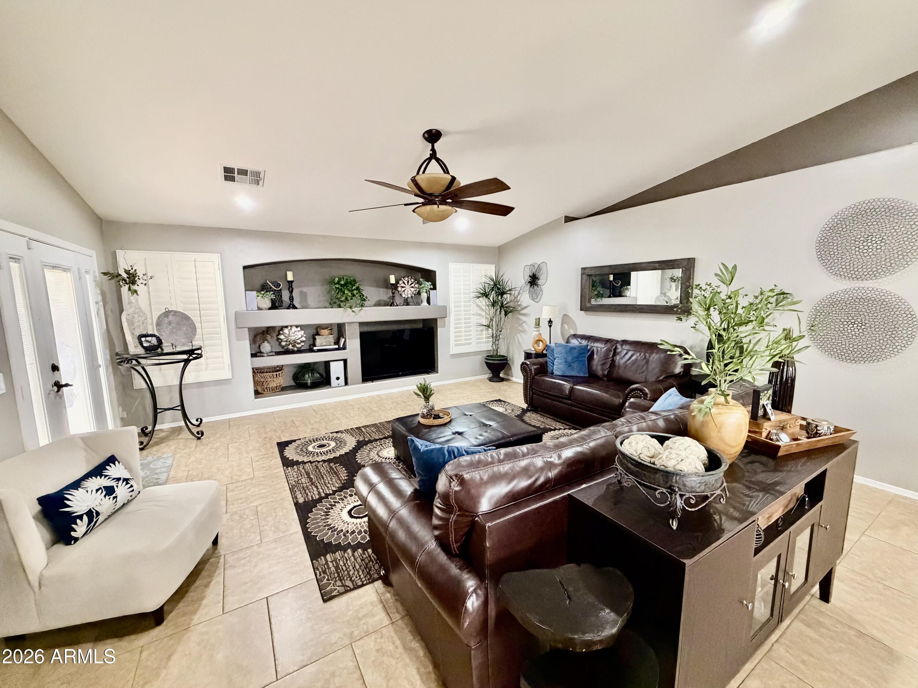 1794 N DESERT WILLOW Street