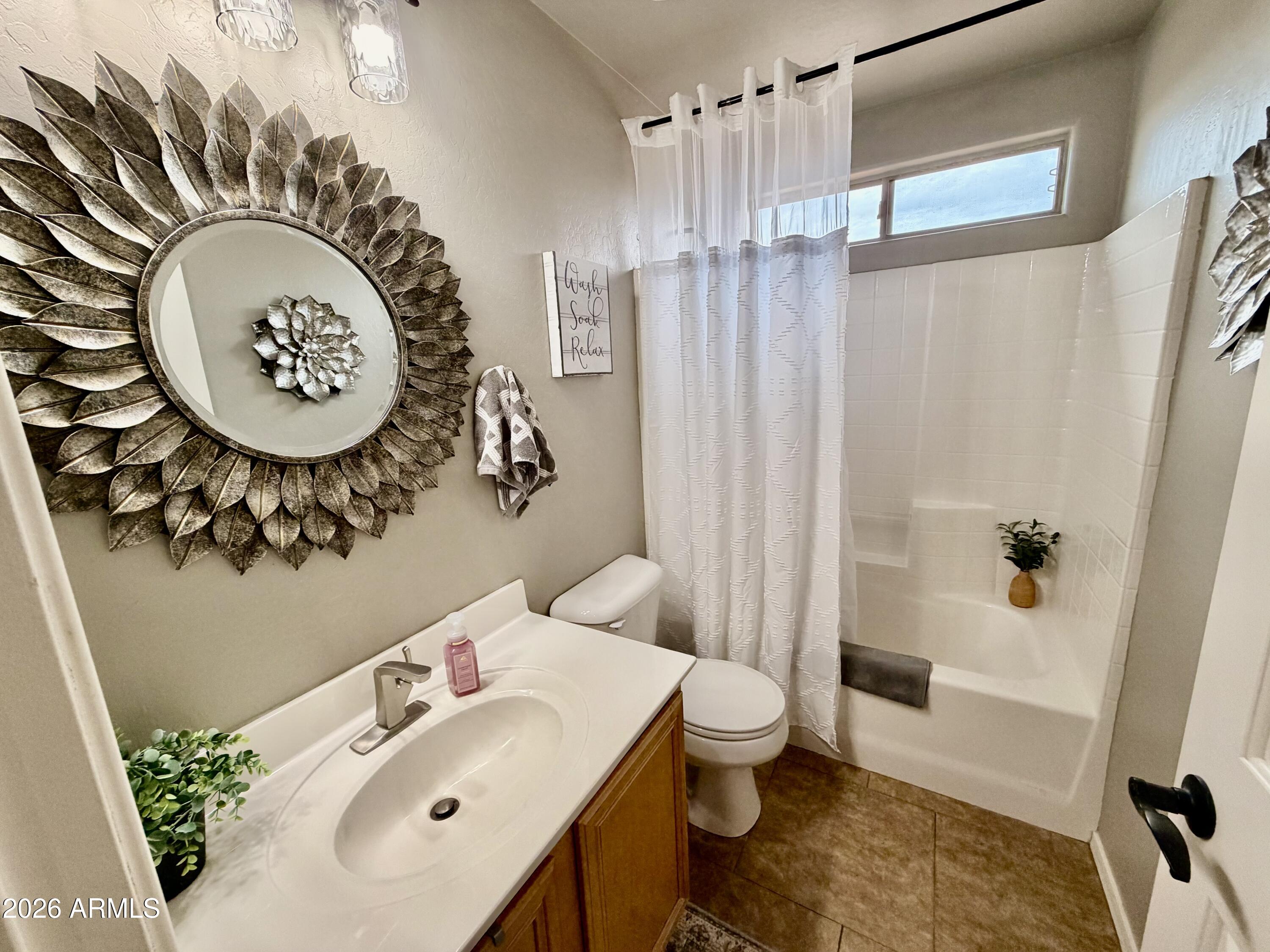 1794 N DESERT WILLOW Street