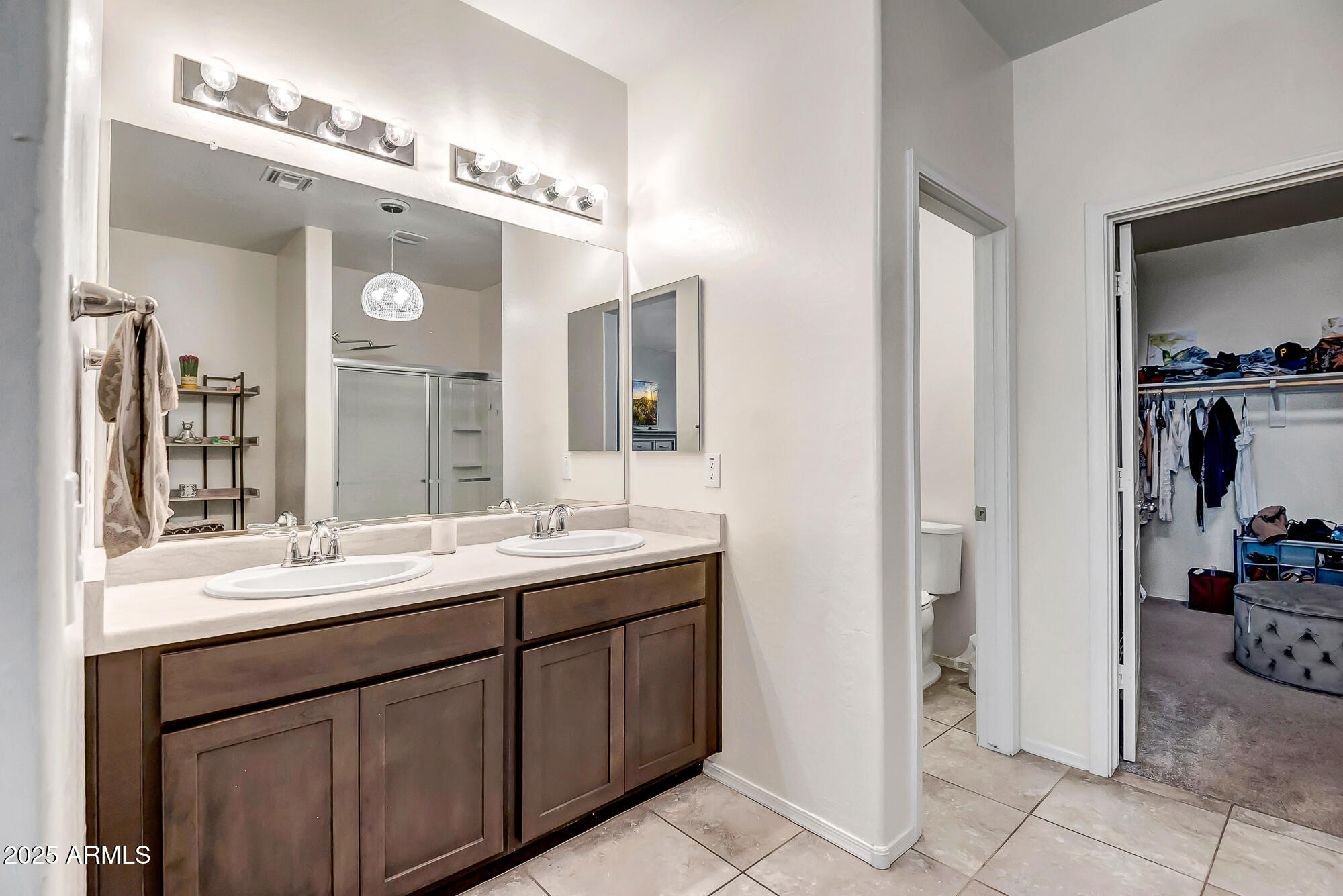 18662 W FOOTHILL Drive