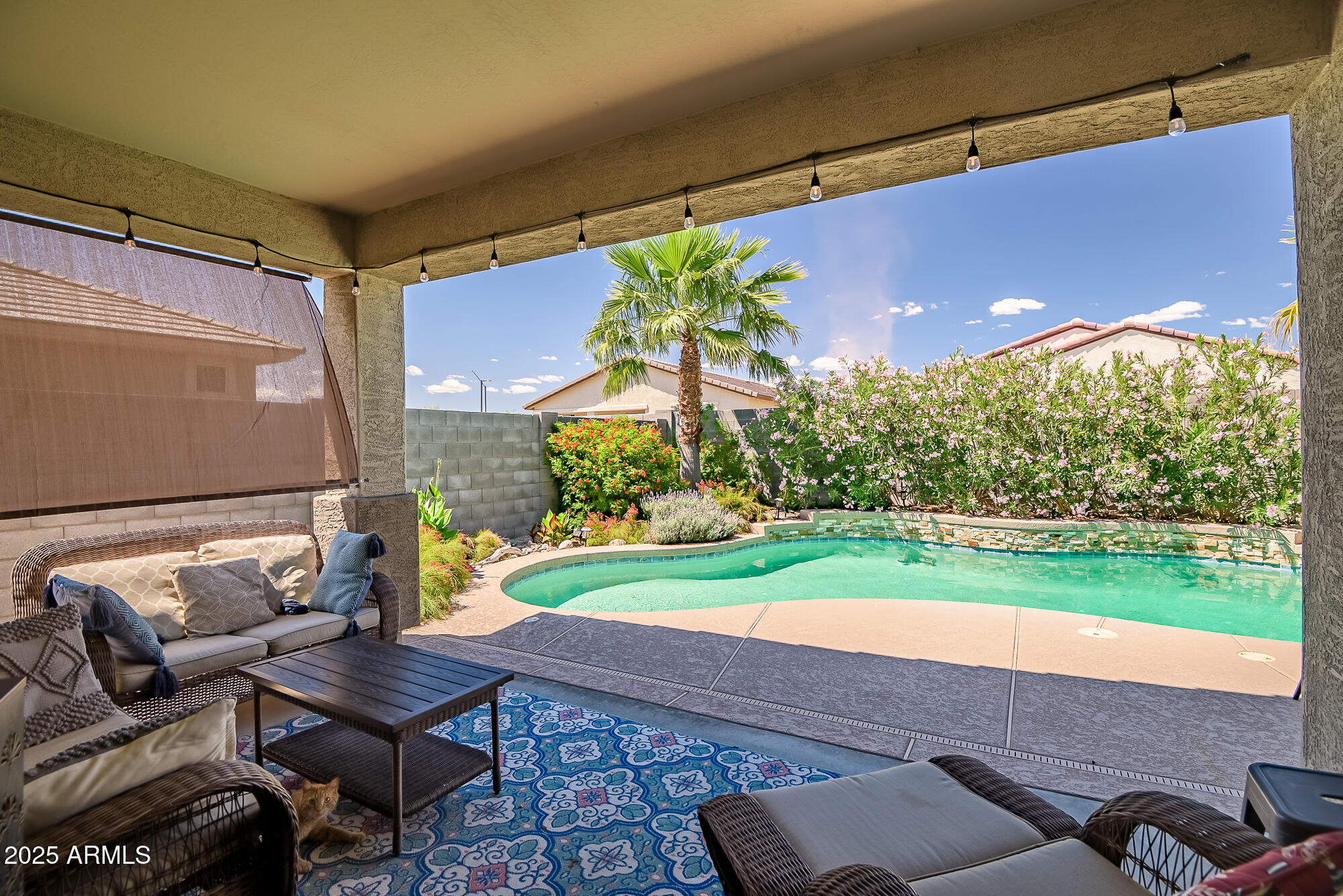 18662 W FOOTHILL Drive