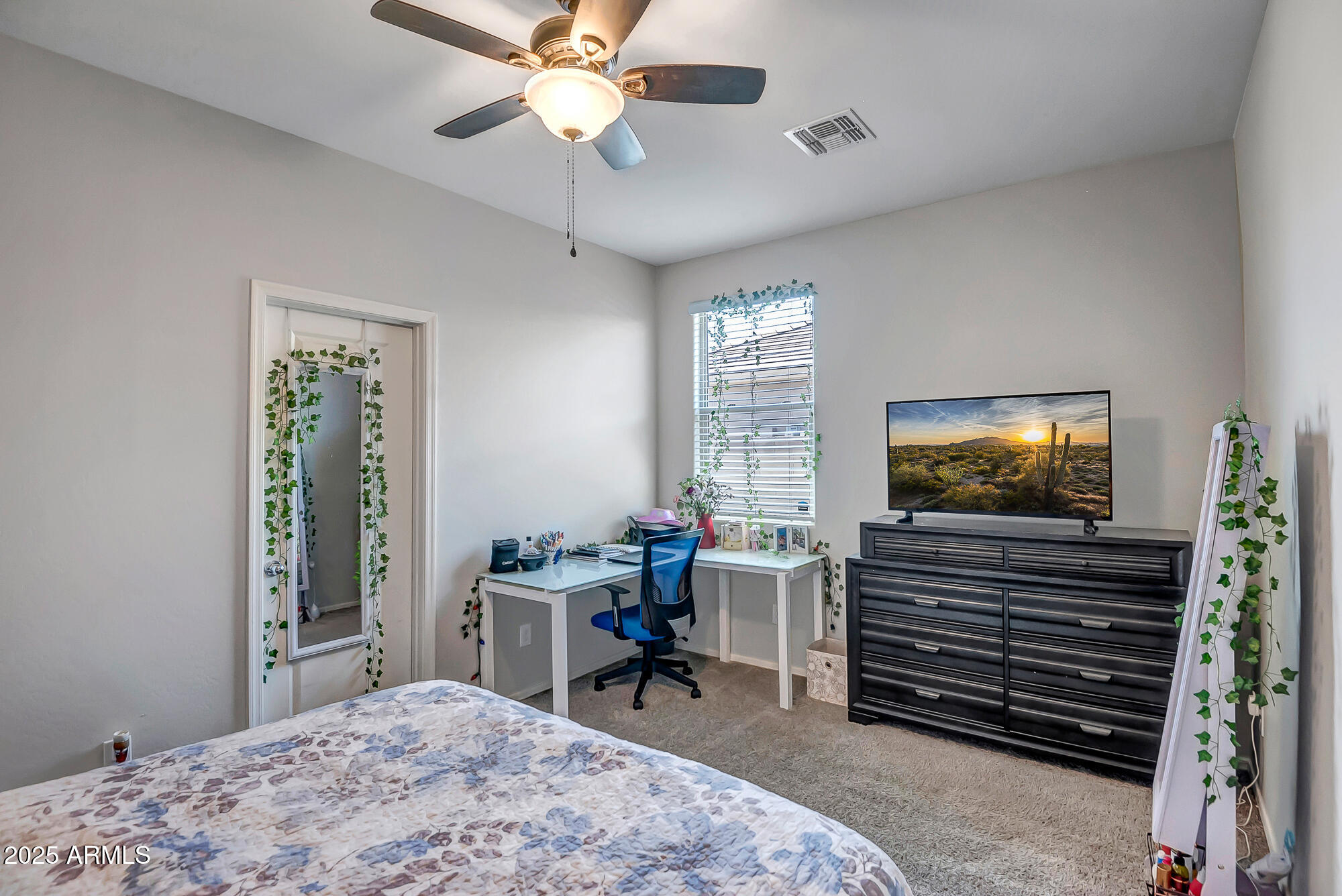 18662 W FOOTHILL Drive