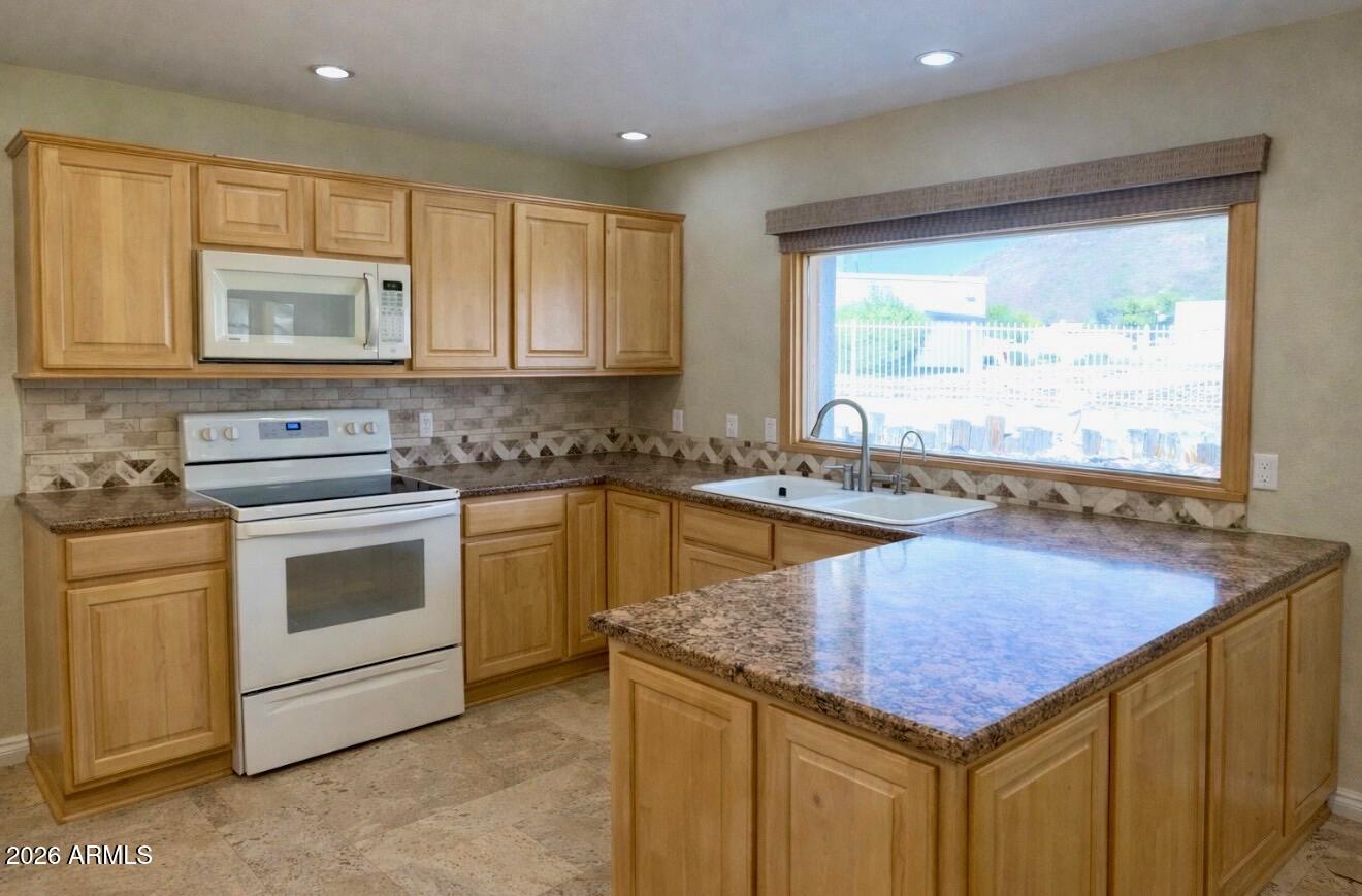 1202 E ROWLANDS Lane