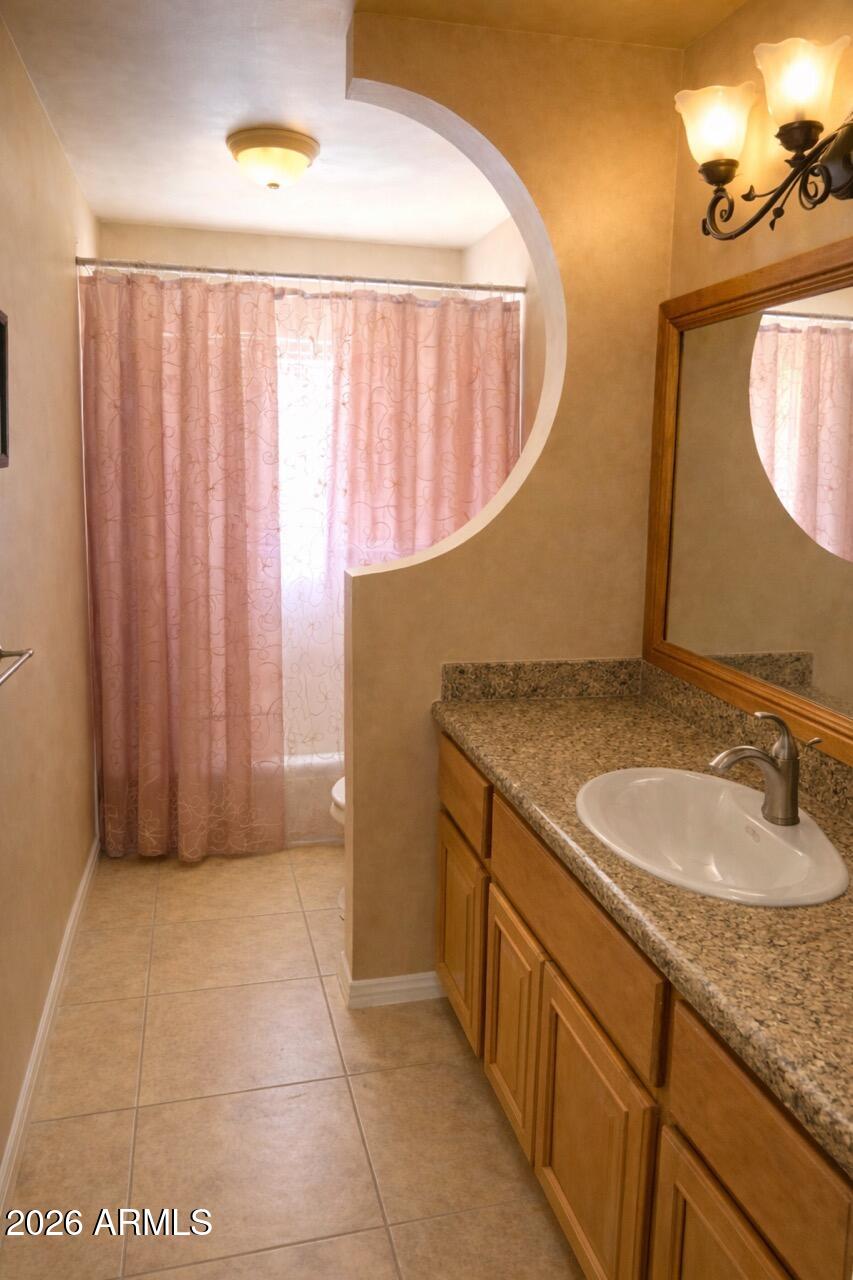 1202 E ROWLANDS Lane