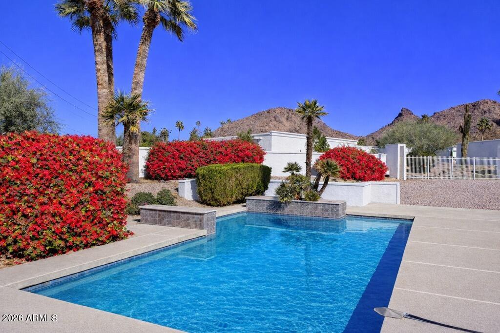 1202 E ROWLANDS Lane