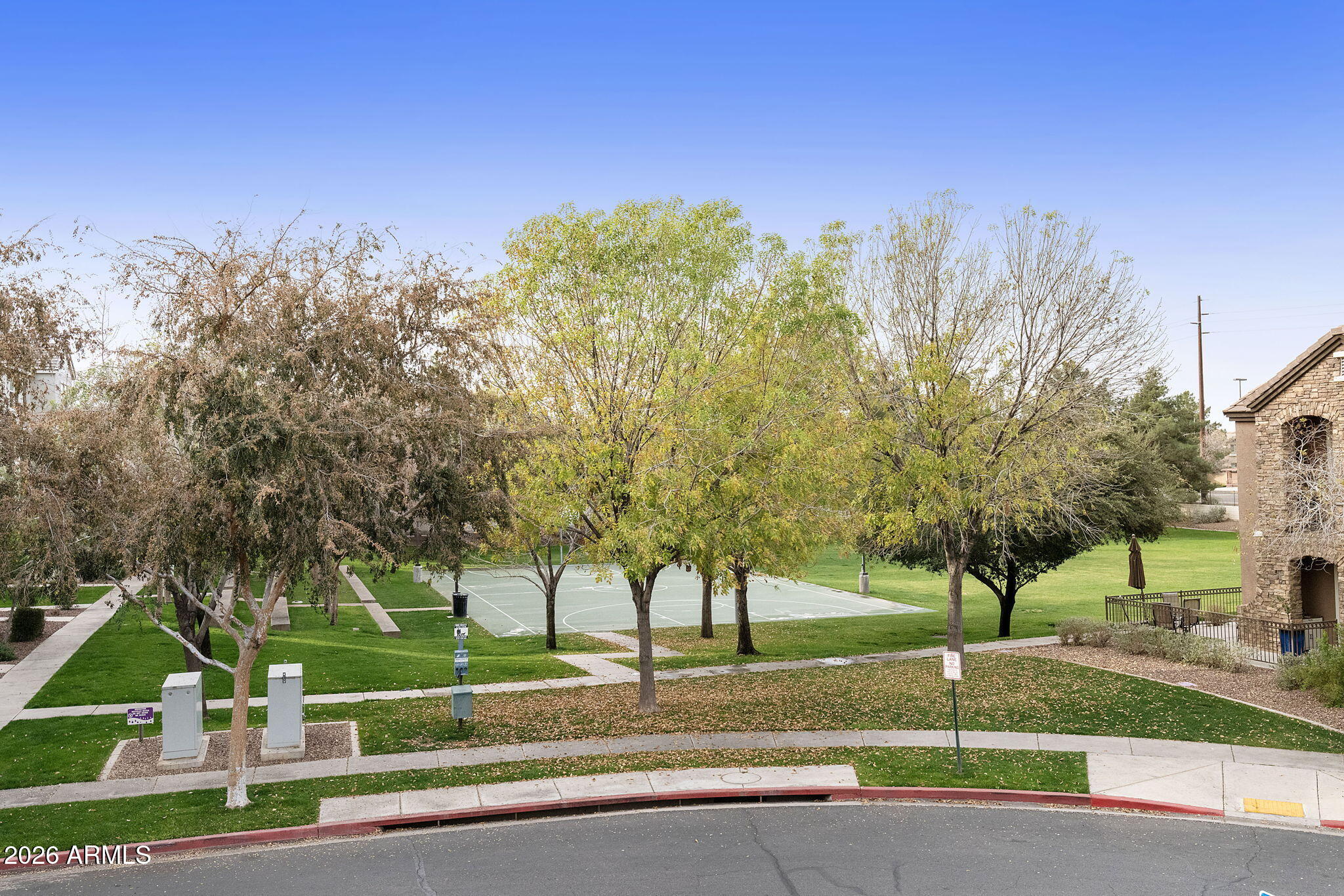 2760 S HARMONY Avenue