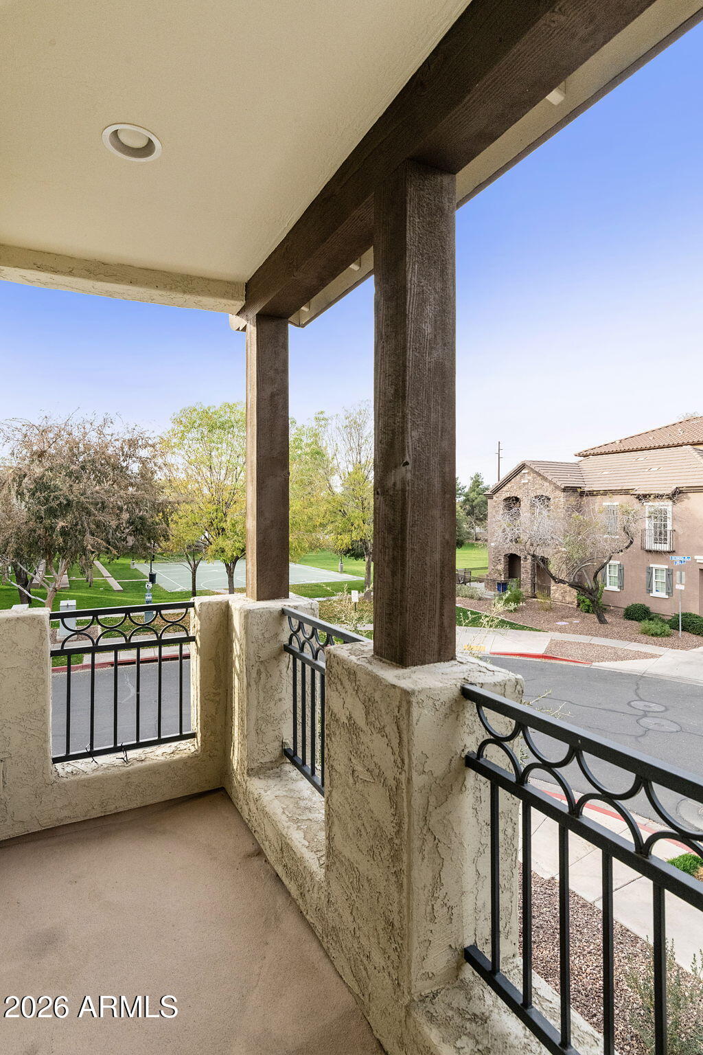 2760 S HARMONY Avenue