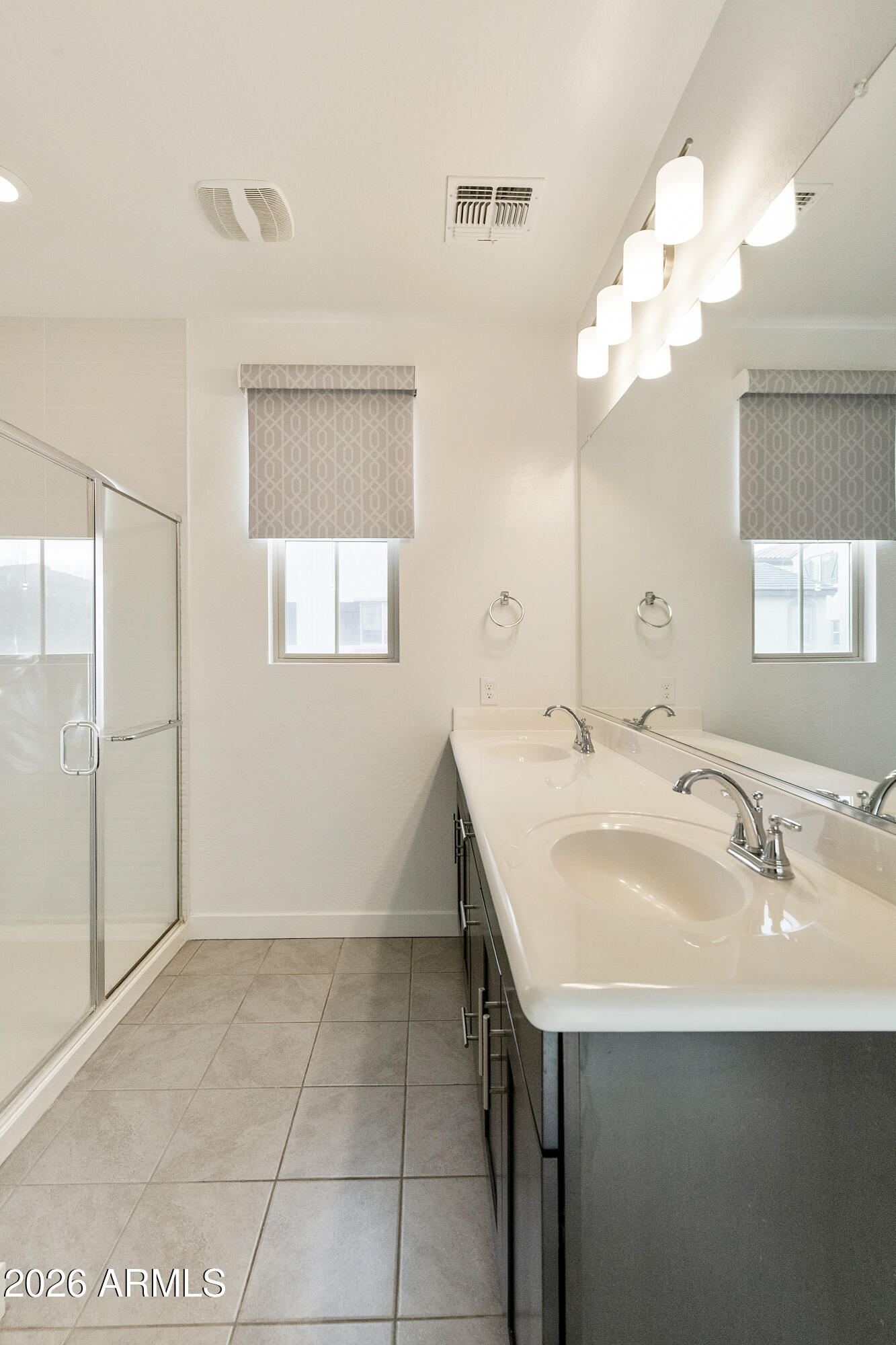 2760 S HARMONY Avenue