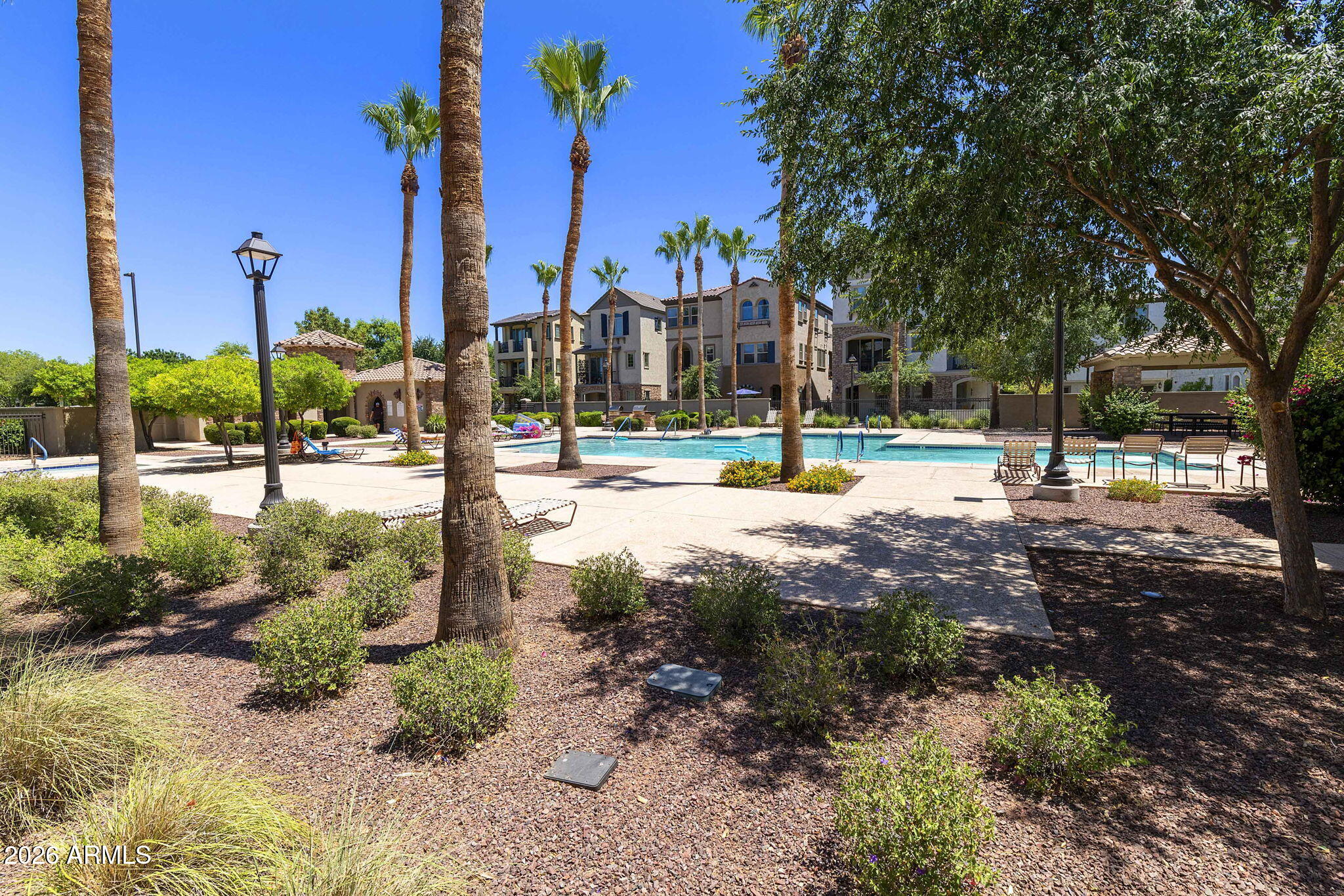 2760 S HARMONY Avenue