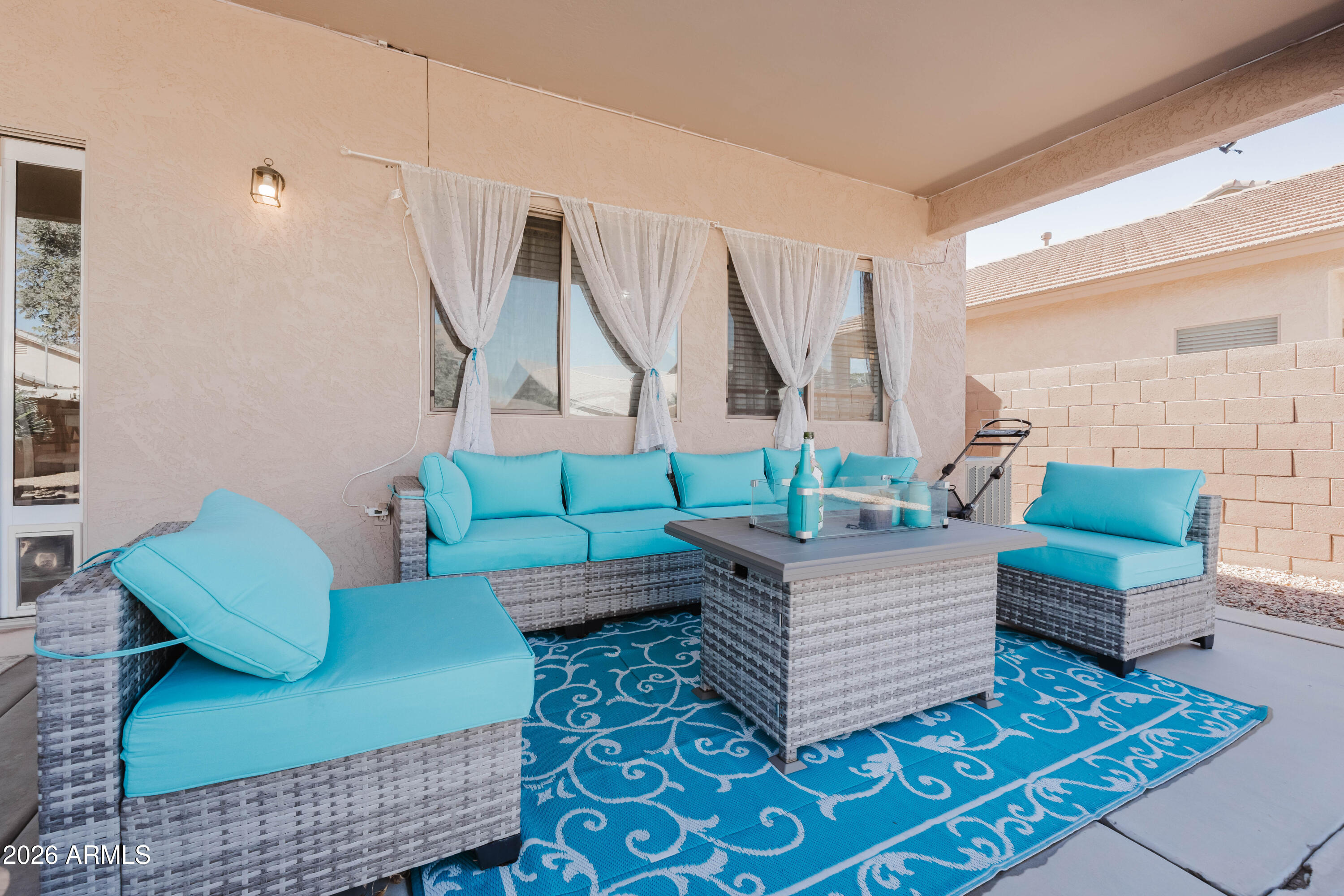 44250 W VINEYARD Street