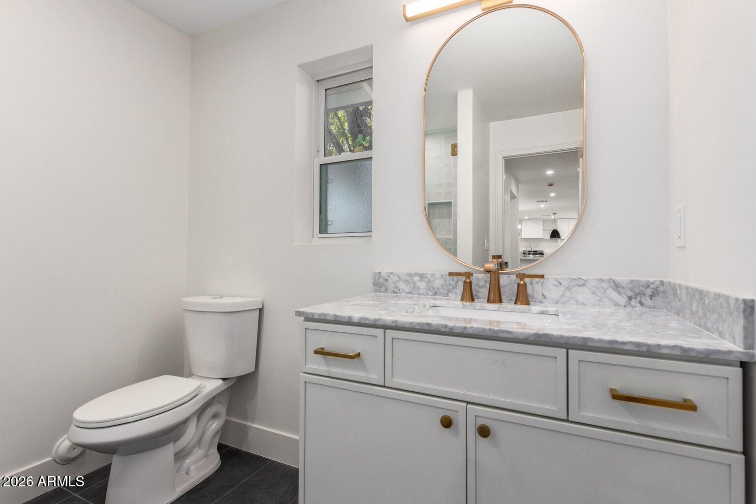 829 E DESERT PARK Lane