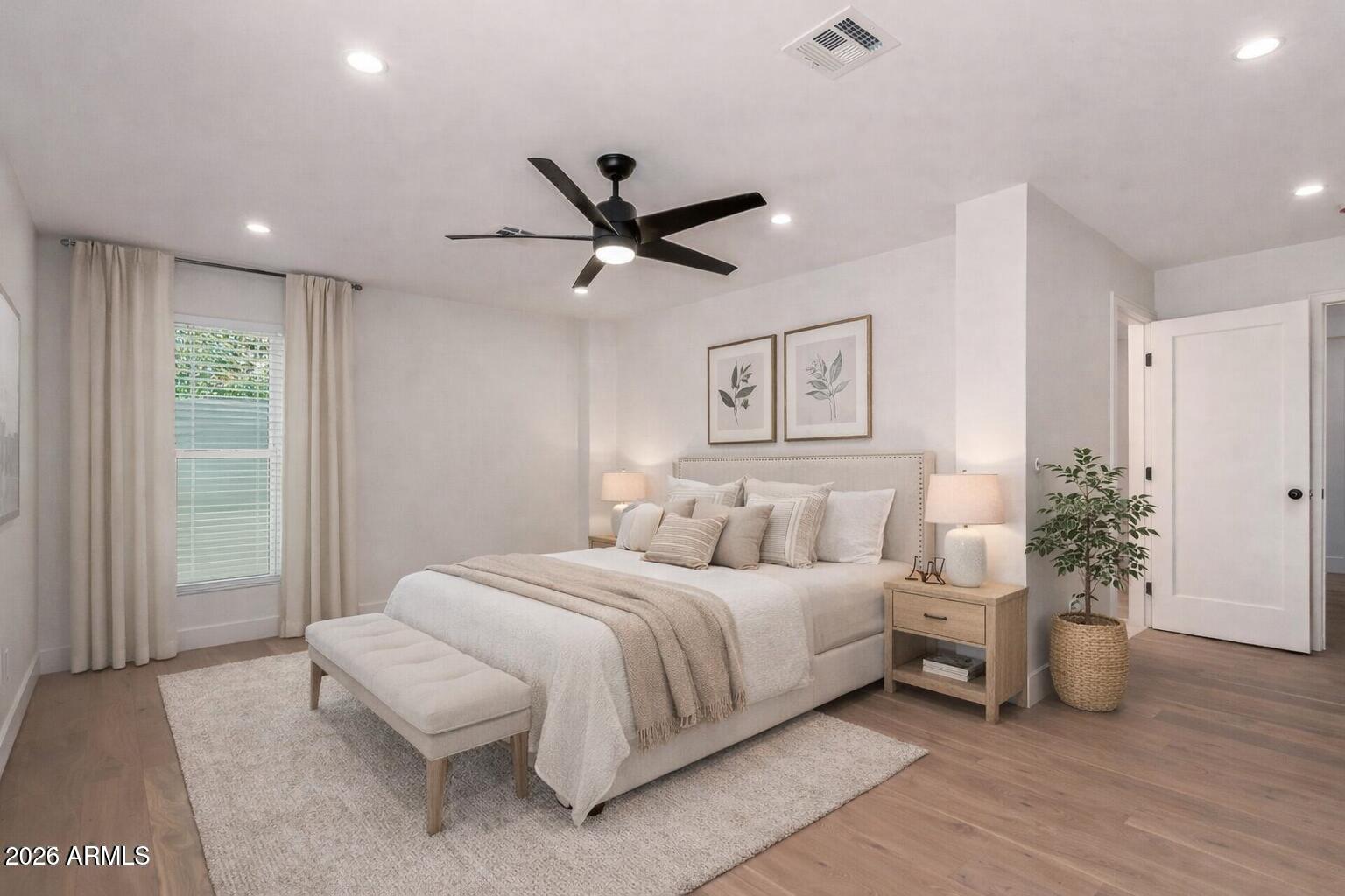 829 E DESERT PARK Lane