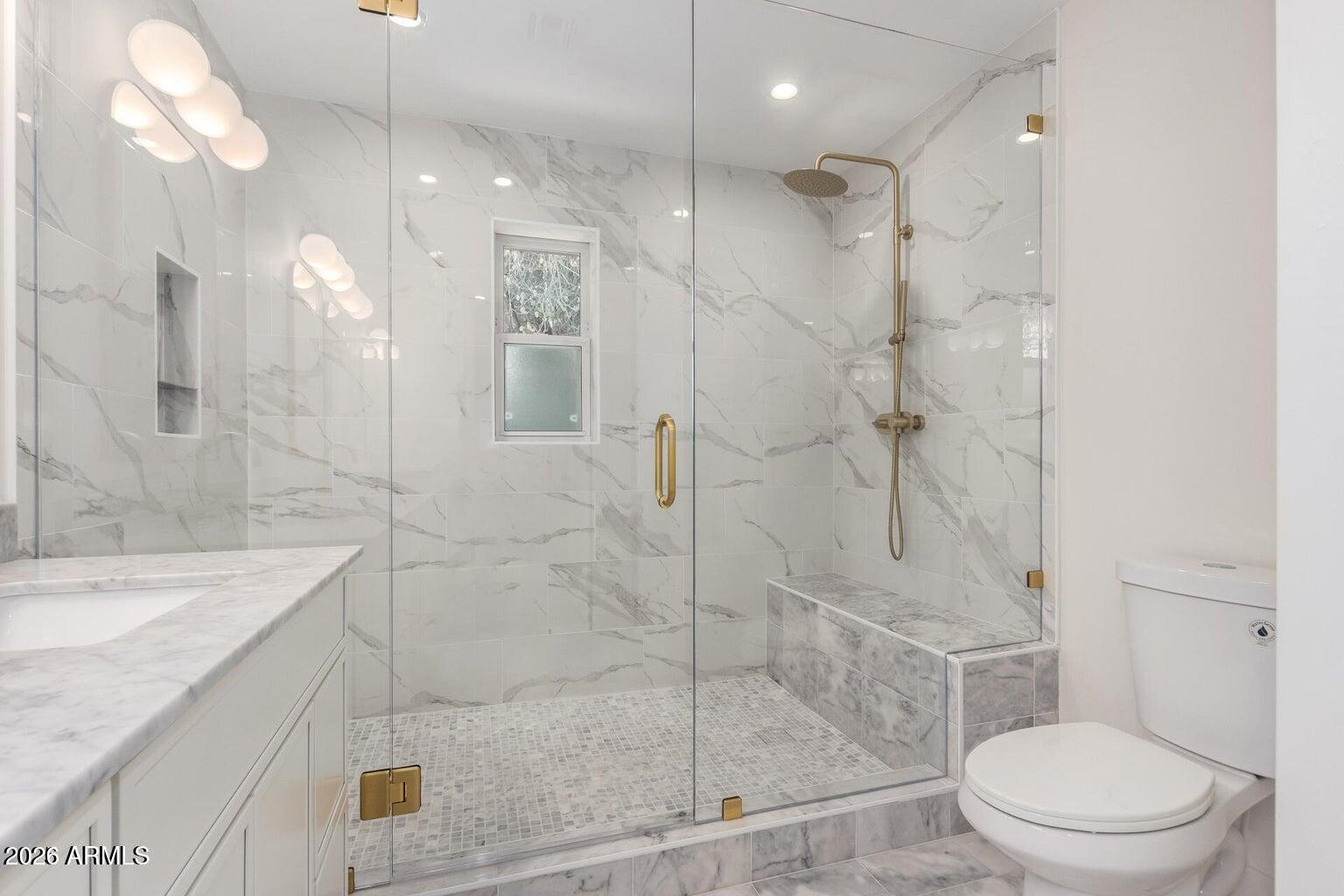 829 E DESERT PARK Lane