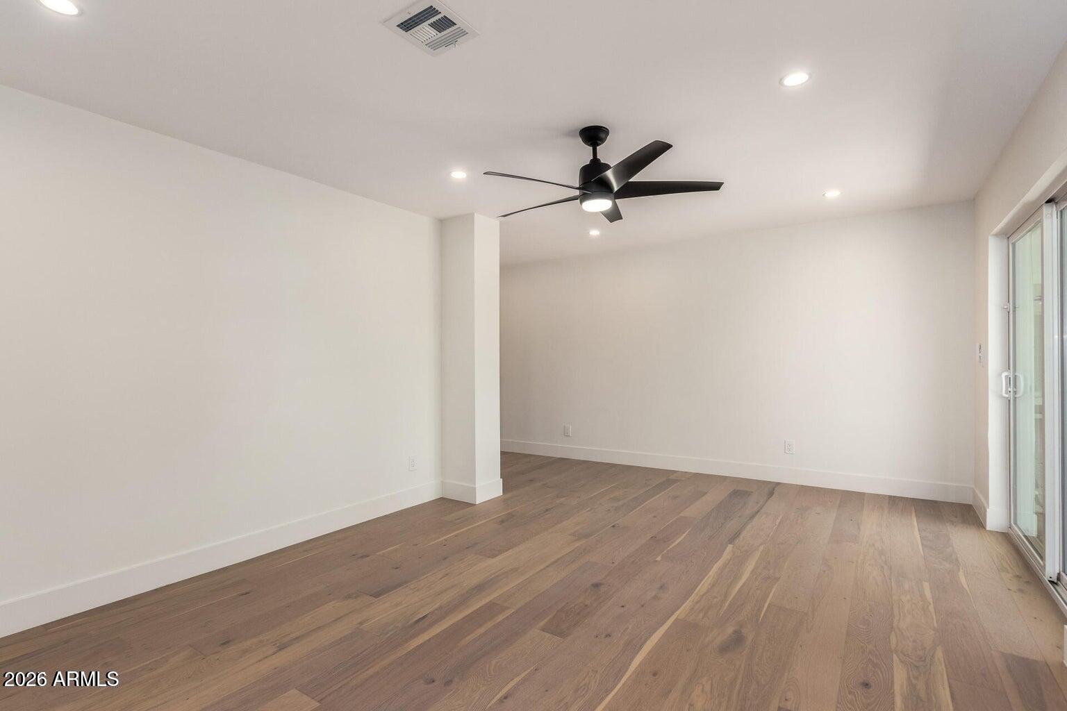 829 E DESERT PARK Lane