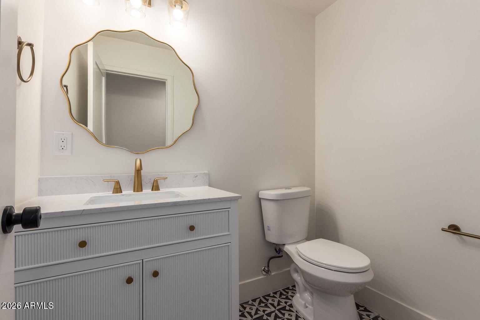 829 E DESERT PARK Lane