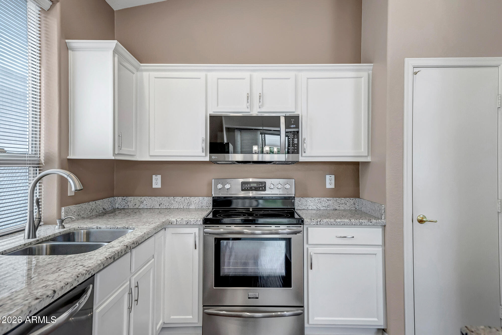 18145 W BUENA VISTA Drive