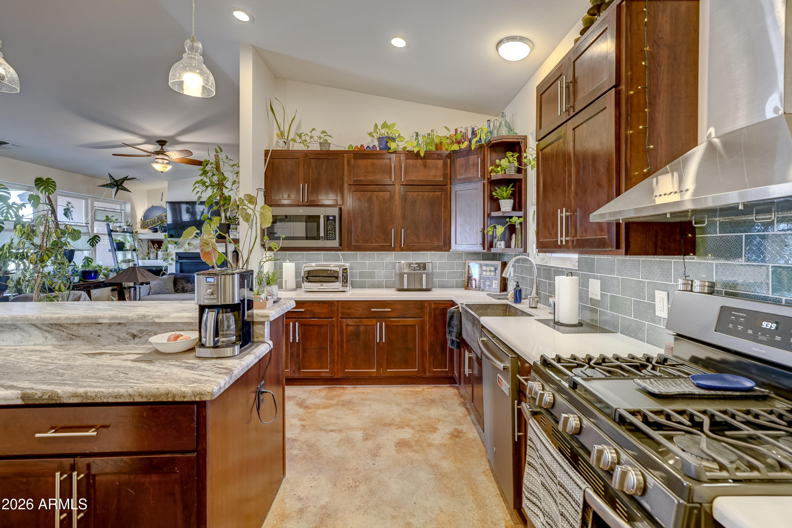 2771 S COUNTRY HILL Road