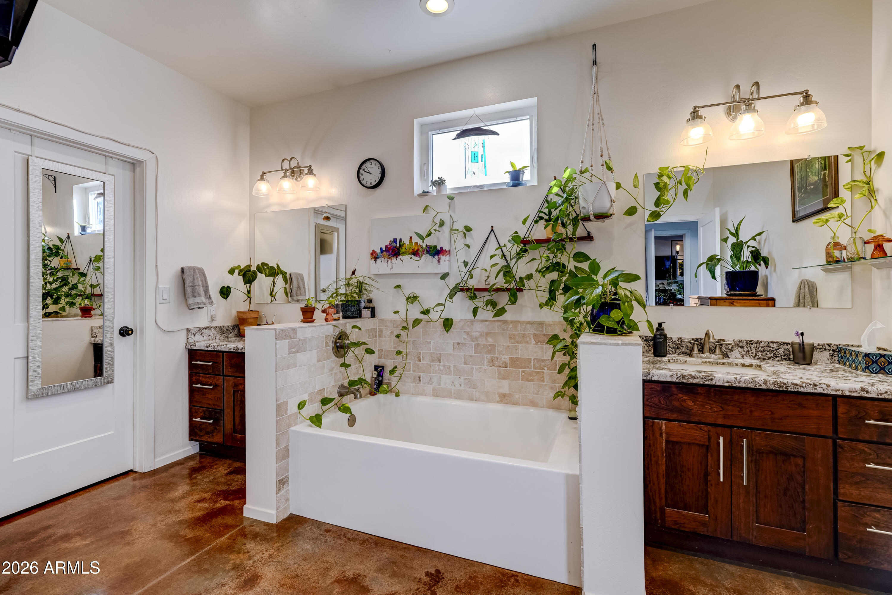 2771 S COUNTRY HILL Road