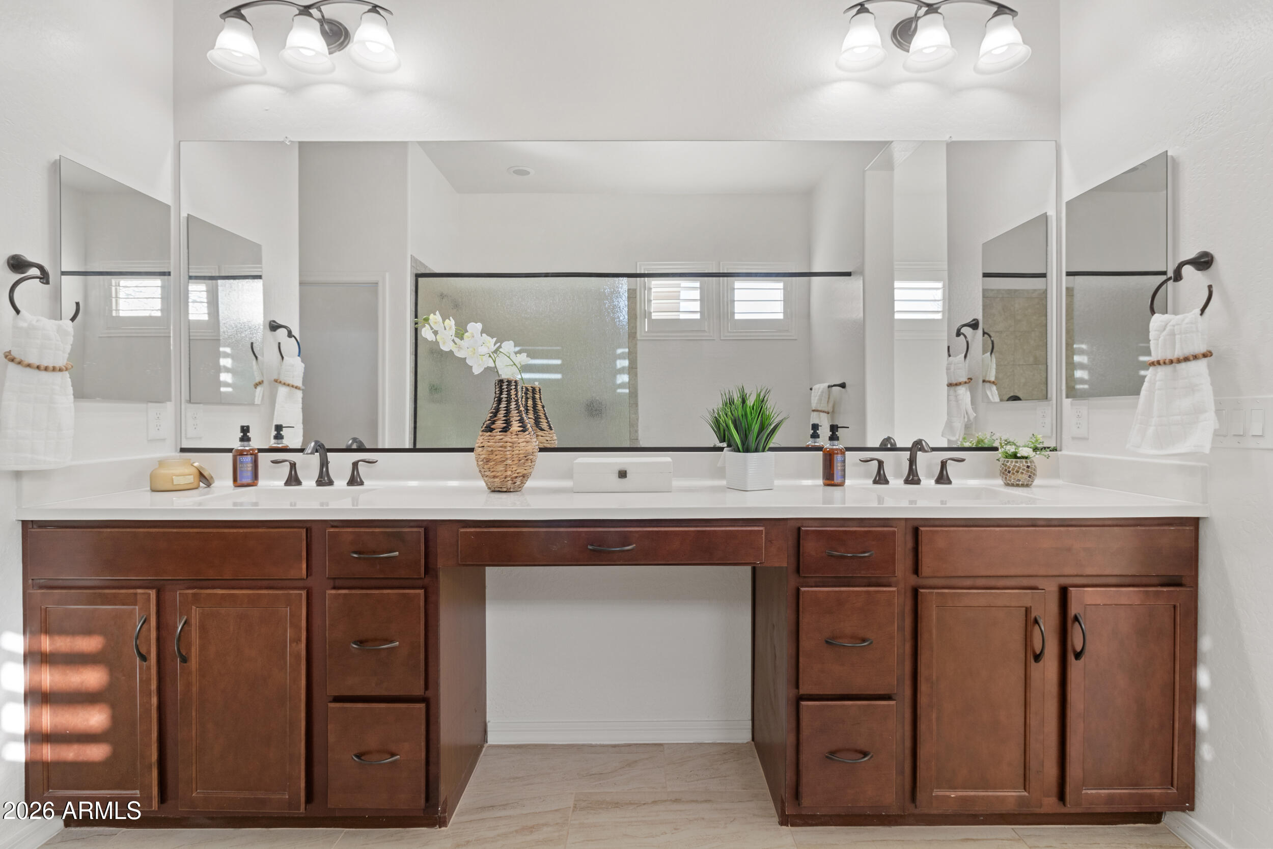 20537 W VALLEY VIEW Drive