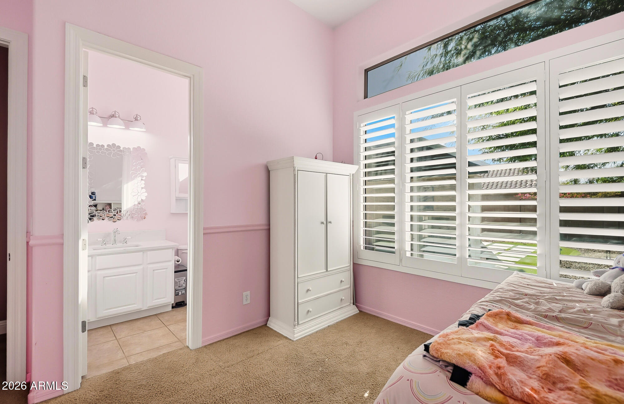 1529 W LAUREL GREENS Court