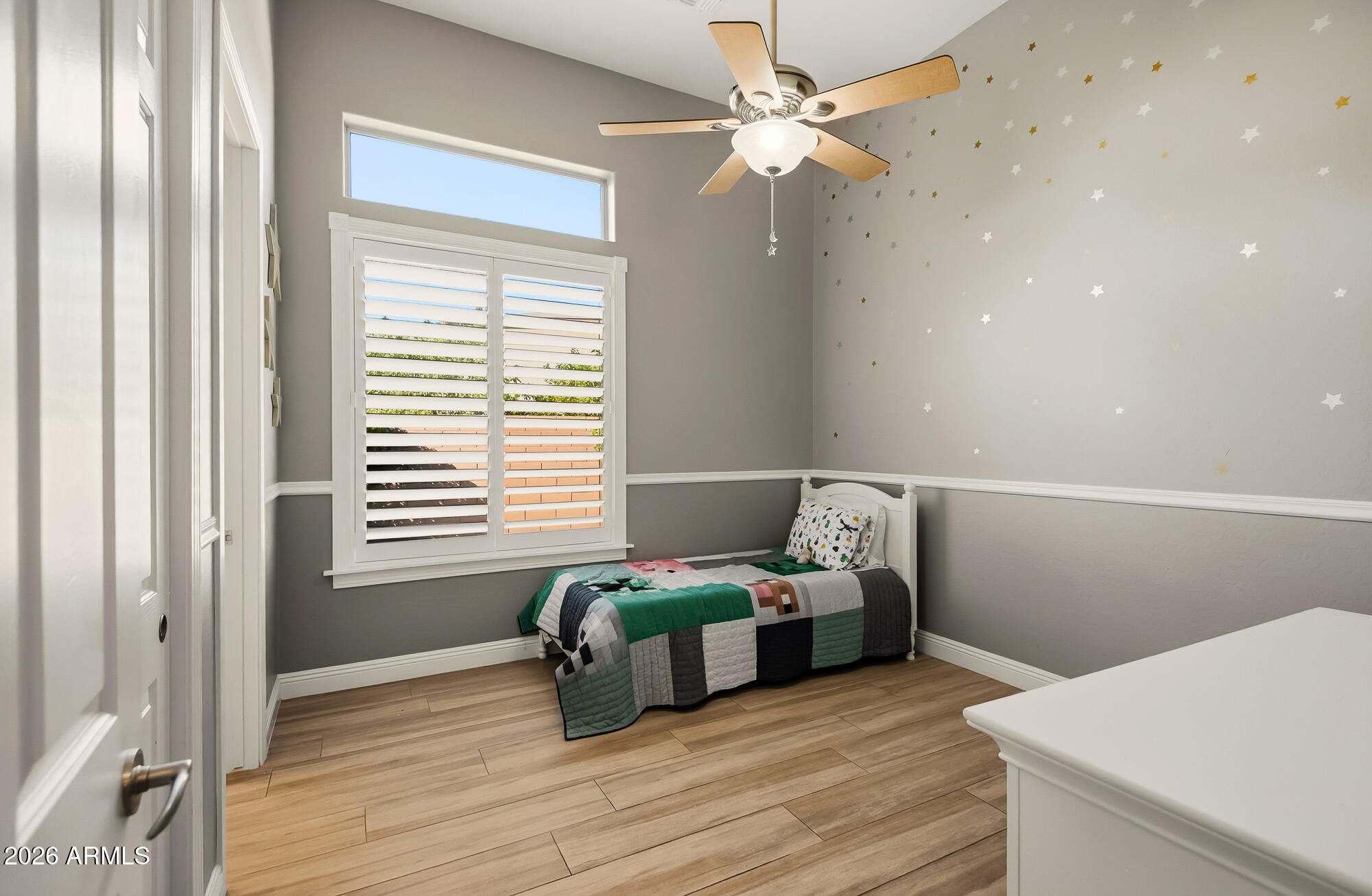 1529 W LAUREL GREENS Court