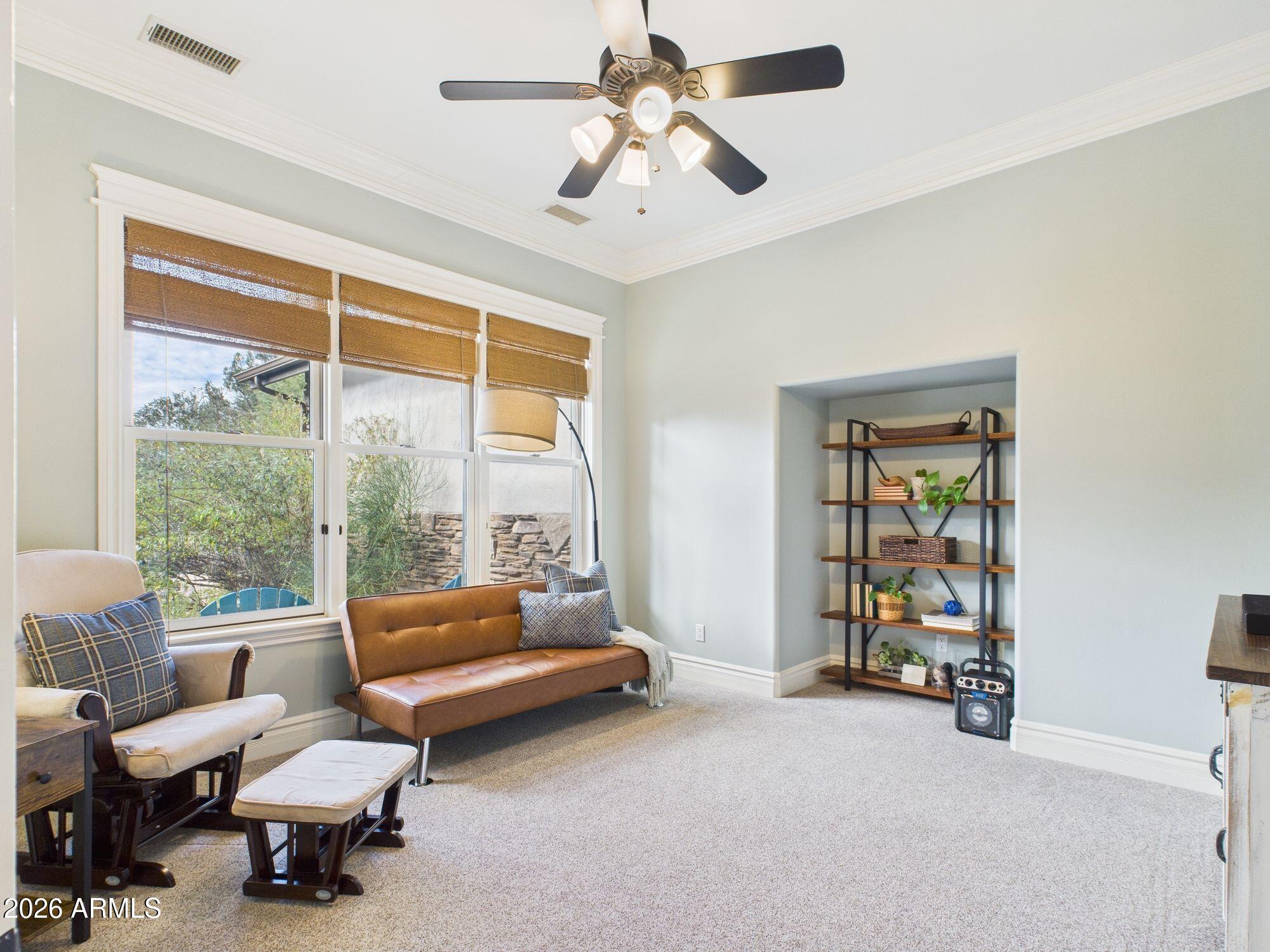 1006 W ROCK SPRINGS Circle