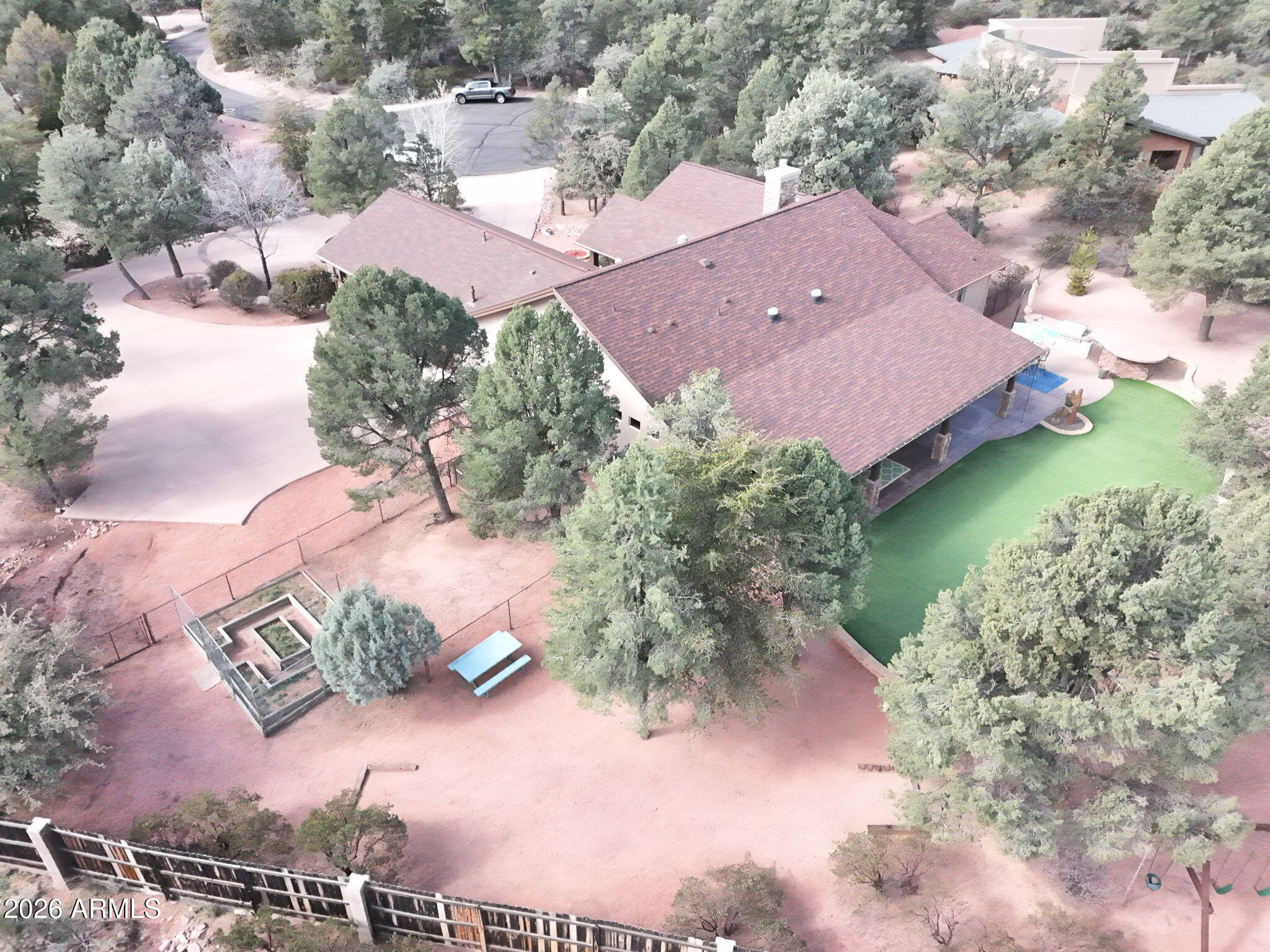 1006 W ROCK SPRINGS Circle