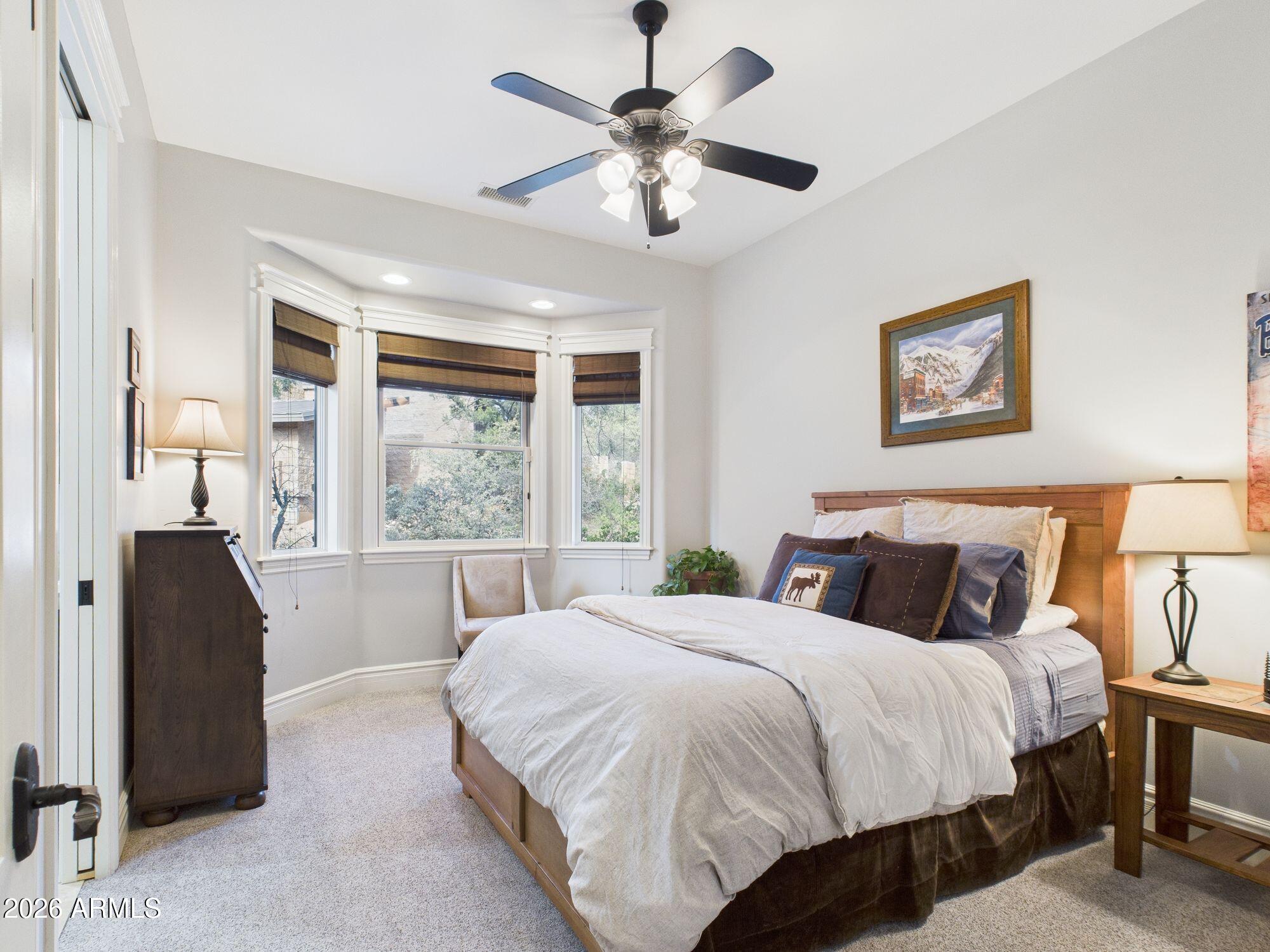 1006 W ROCK SPRINGS Circle