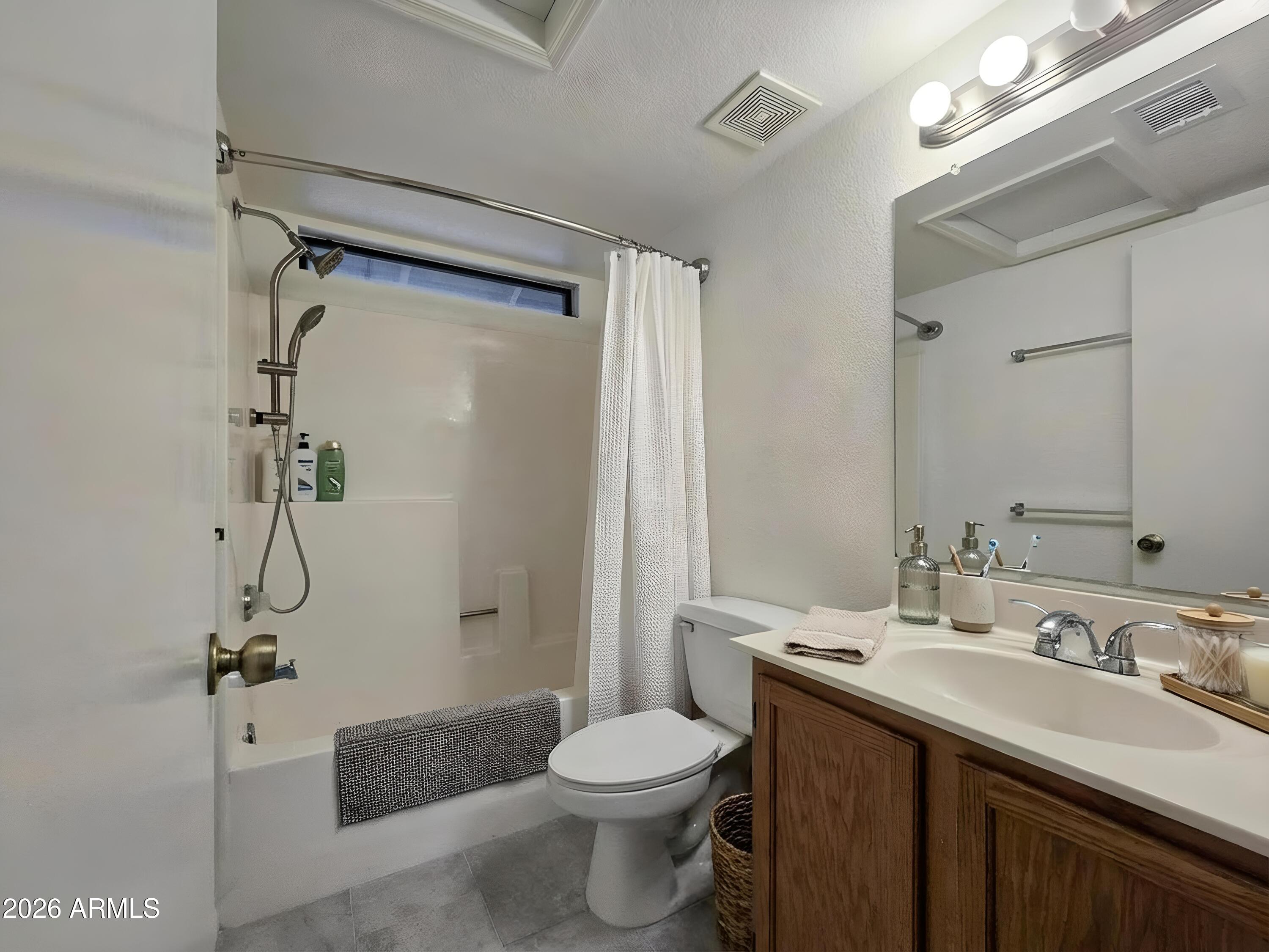 8004 W SIERRA VISTA Drive