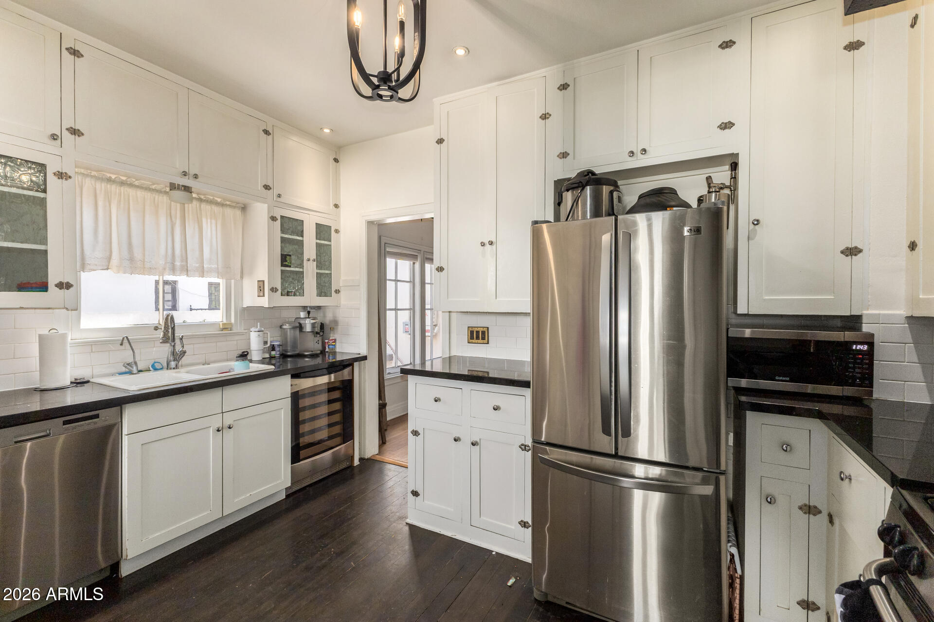 910 W PORTLAND Street