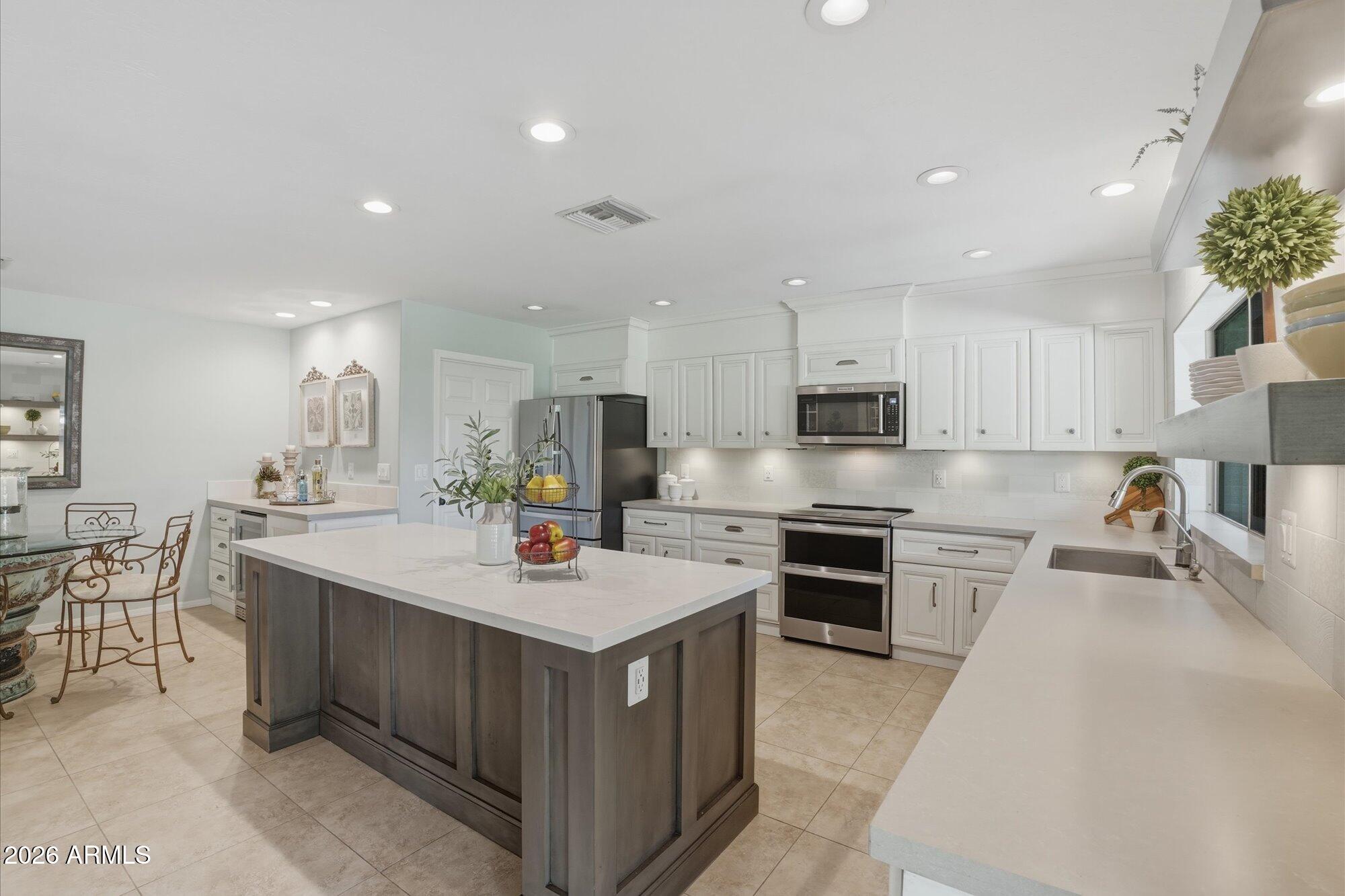 5008 E BLOOMFIELD Road