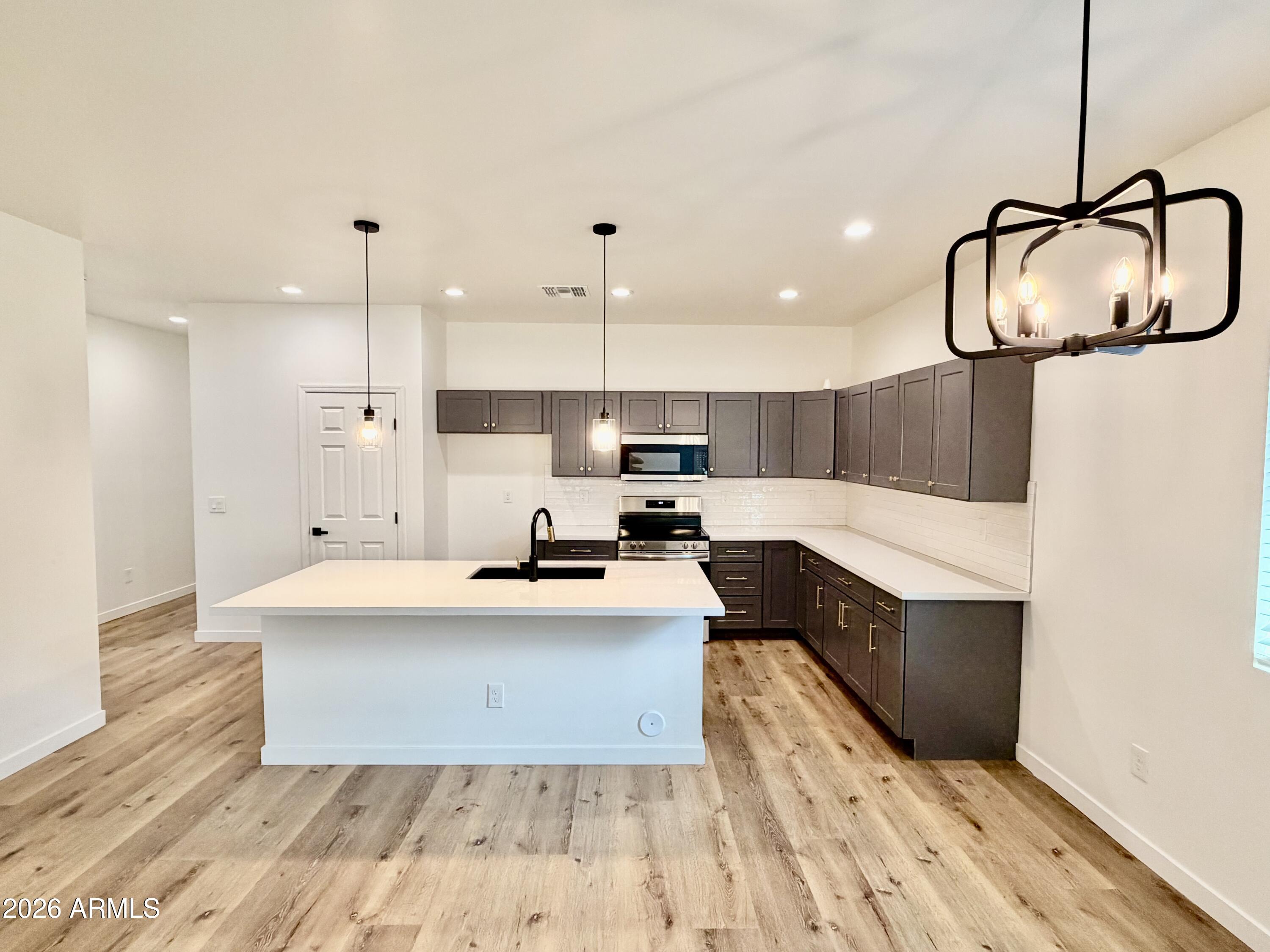 721 W OCOTILLO Street