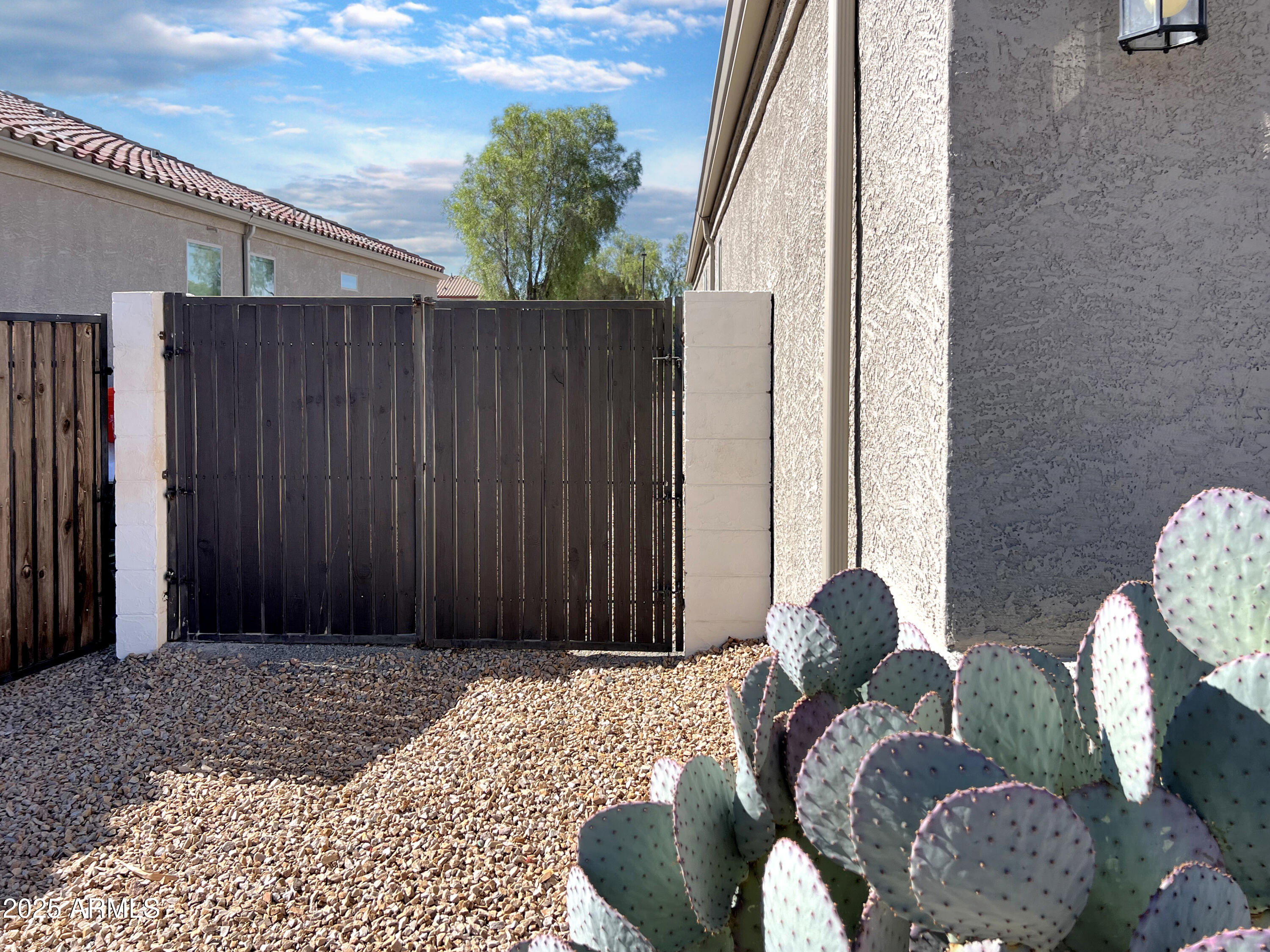 10313 E MARIGOLD Lane