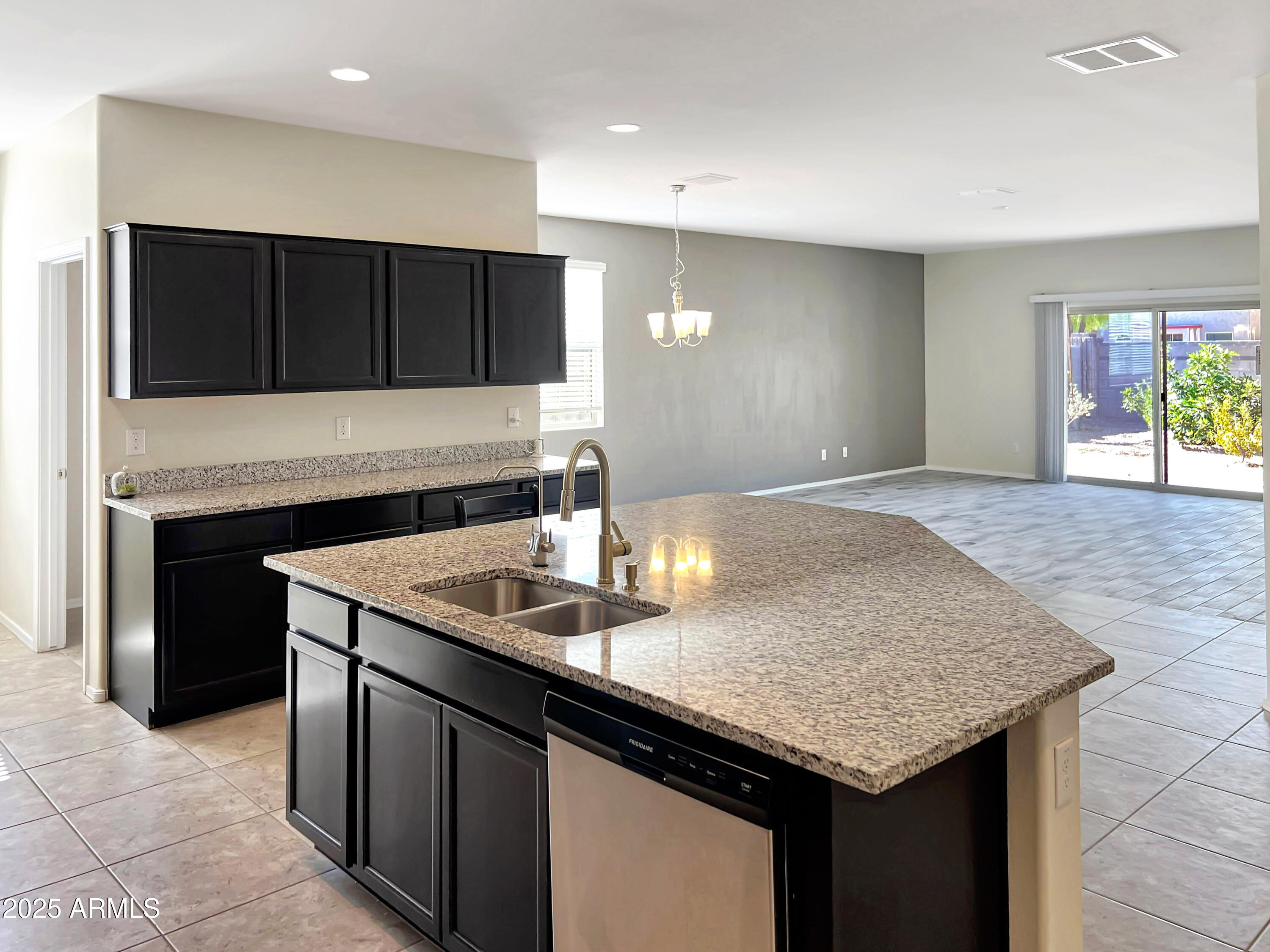 10313 E MARIGOLD Lane