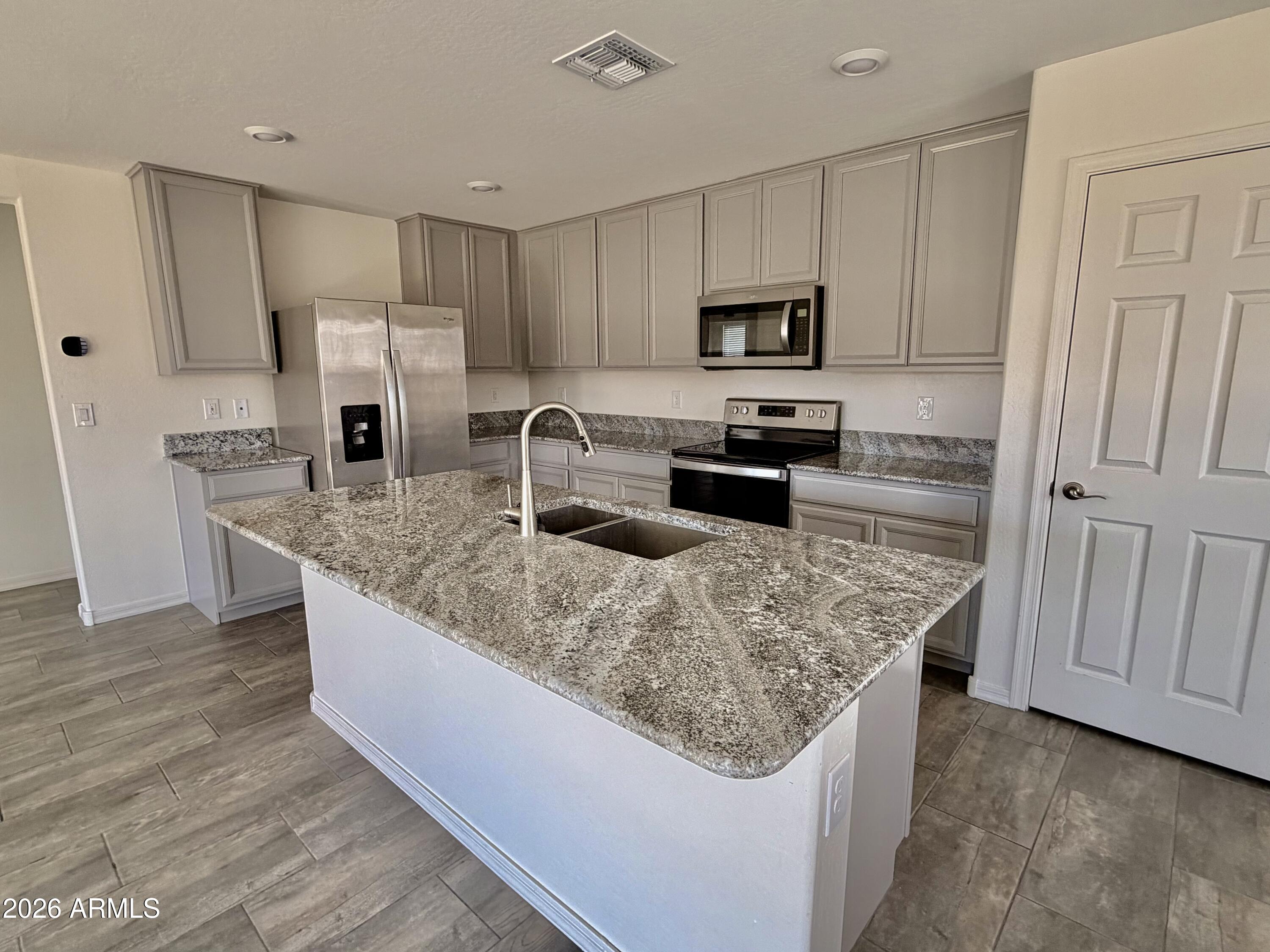 1451 W PINKLEY Avenue