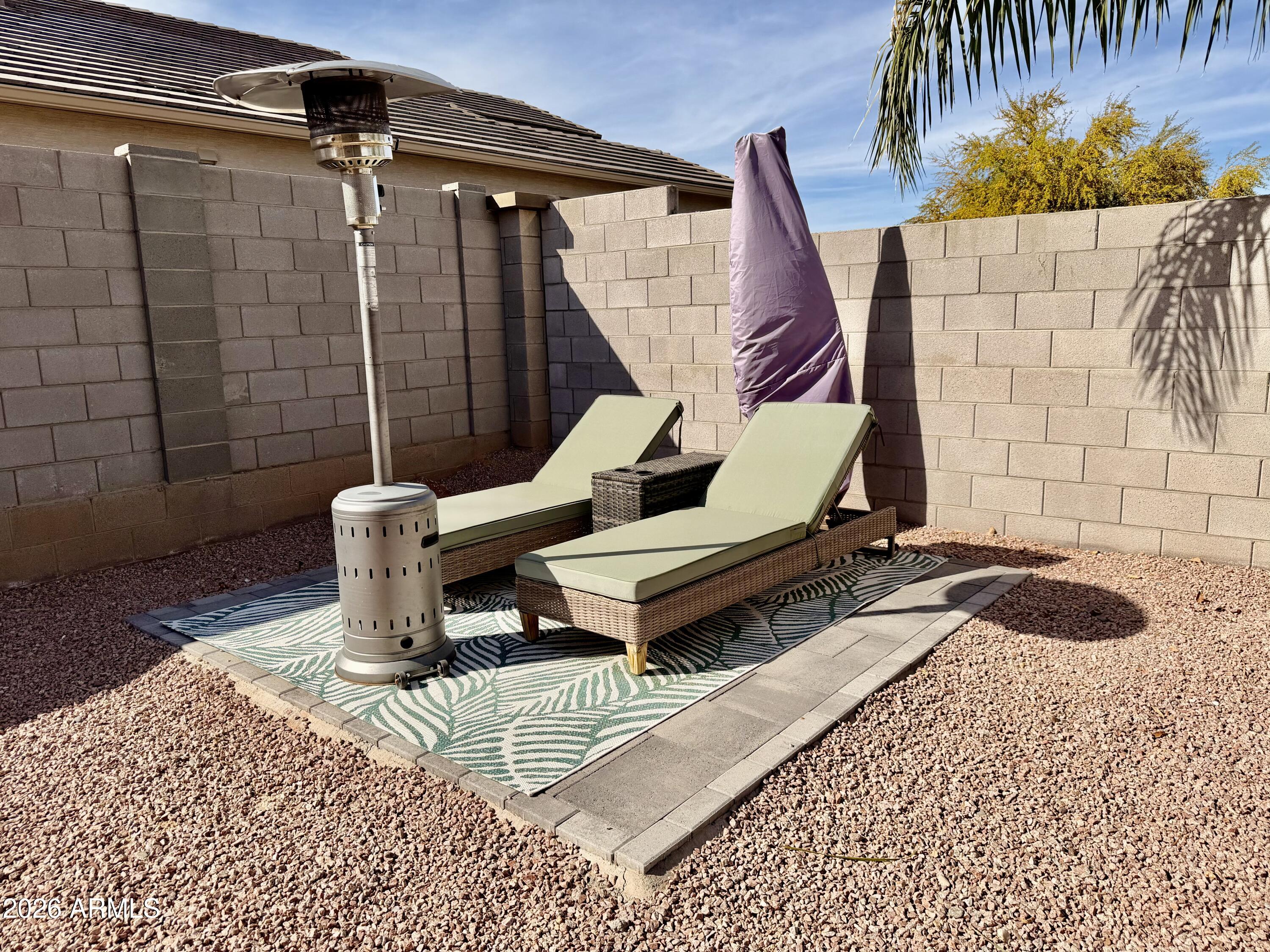 1194 E RIVERTON Place